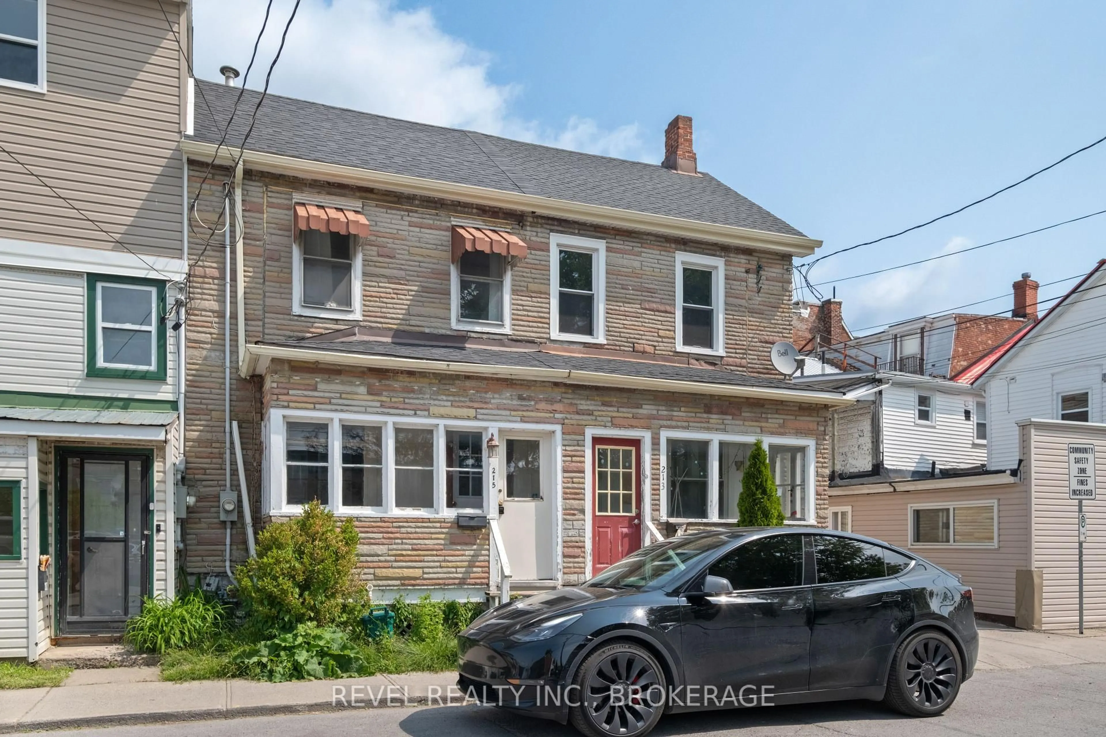 Unknown for 215 Earl St, Kingston Ontario K7L 2H6