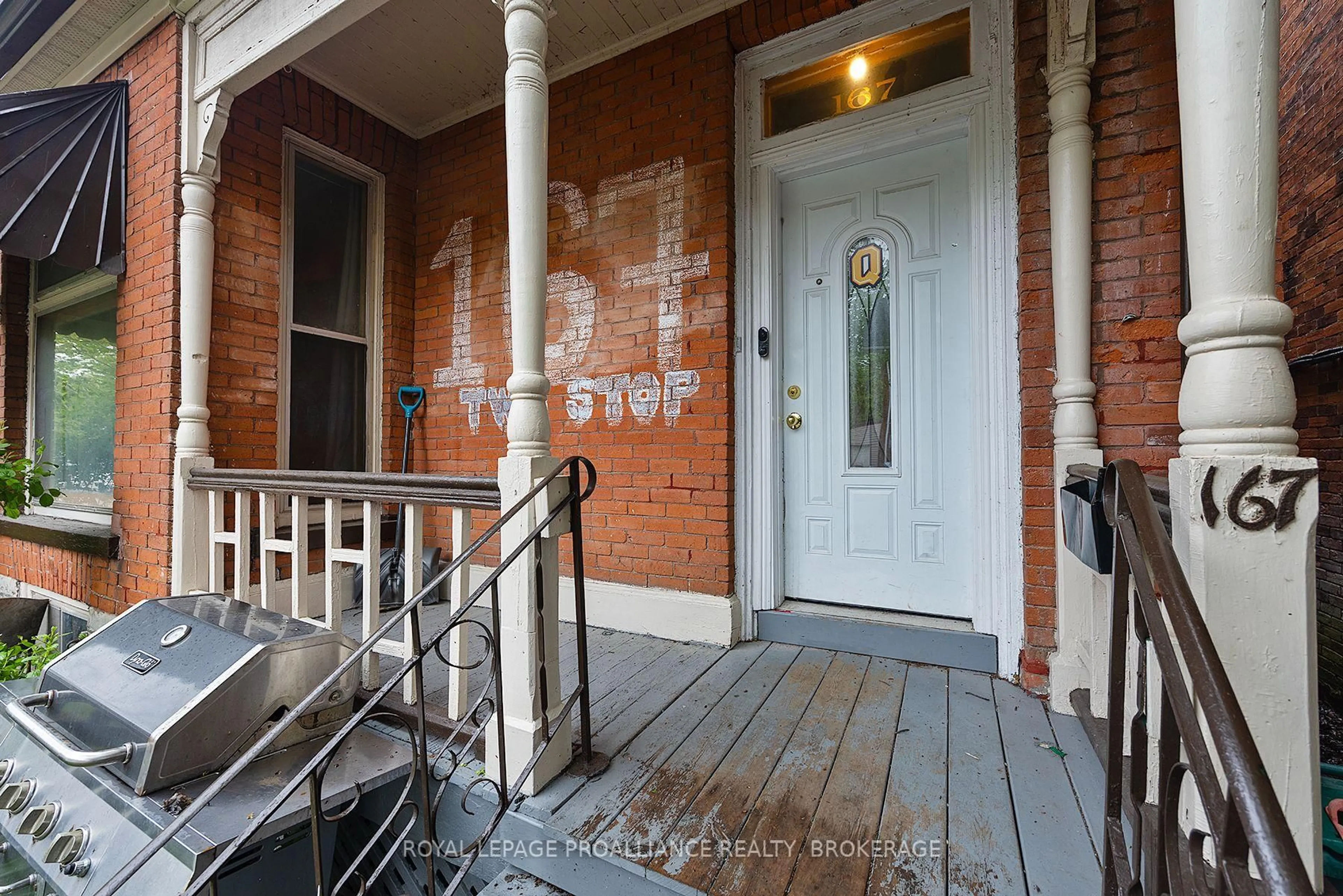 Indoor entryway for 167 Alfred St, Kingston Ontario K7L 3R8