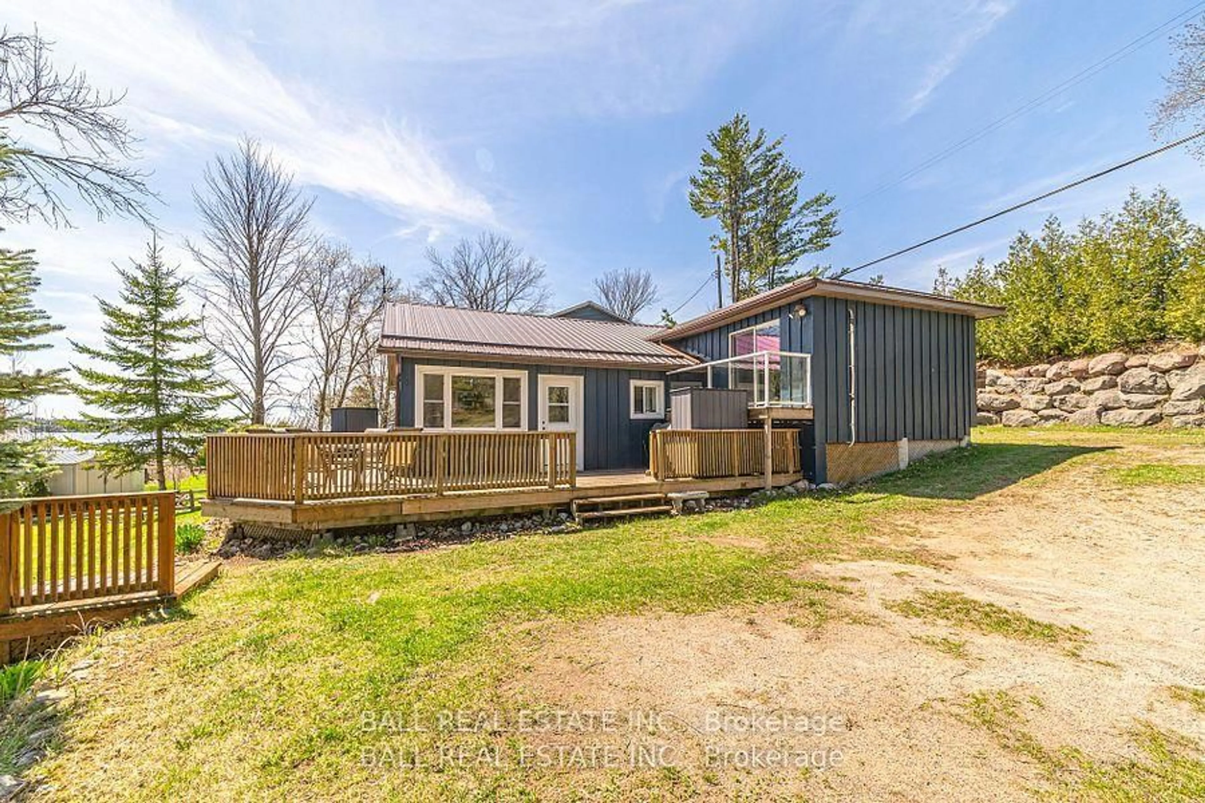 A pic from outside/outdoor area/front of a property/back of a property/a pic from drone, unknown for 1851 Young's Point Rd, Smith-Ennismore-Lakefield Ontario K0L 2H0