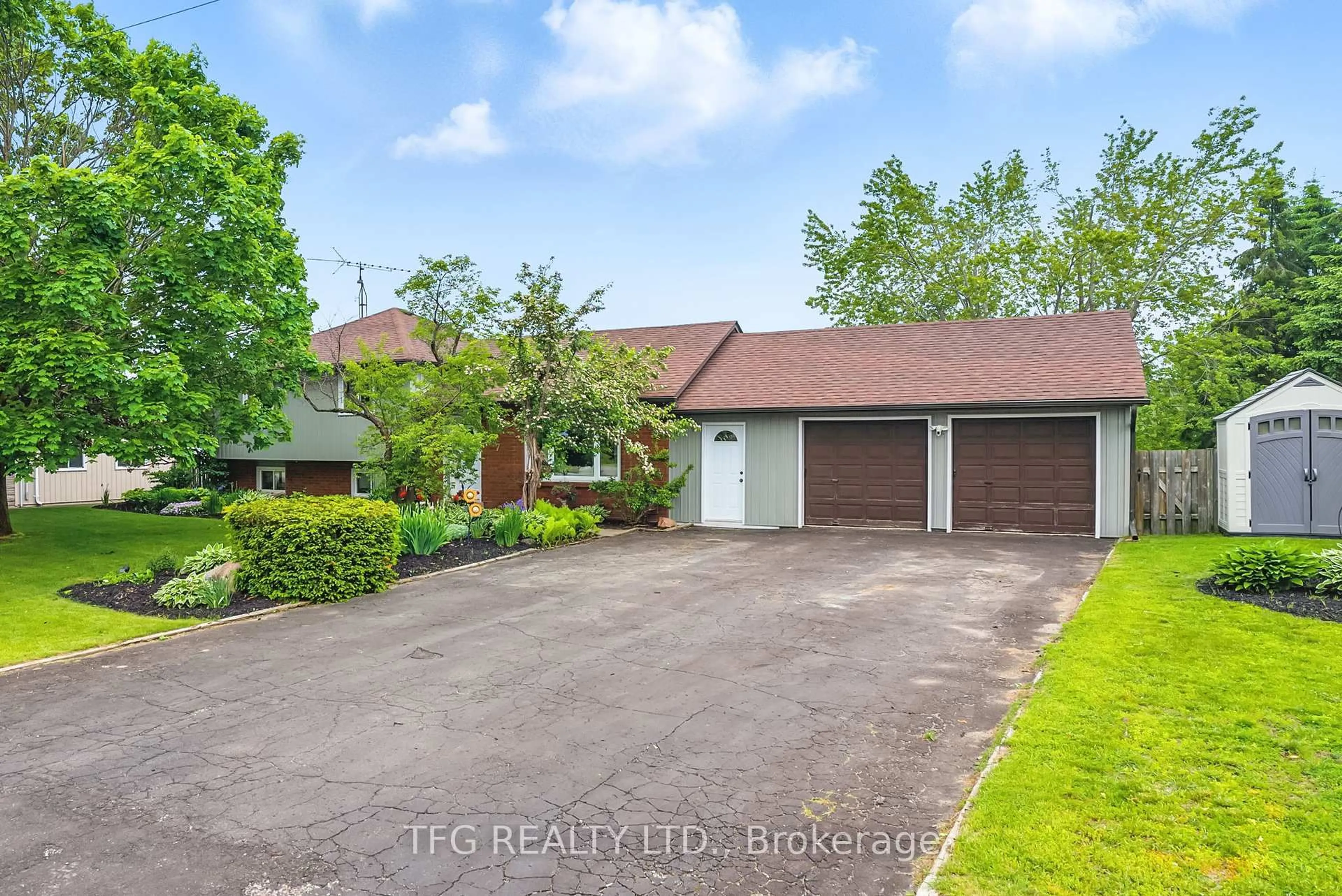 A pic from outside/outdoor area/front of a property/back of a property/a pic from drone, street for 227 Corbett Dr, Kawartha Lakes Ontario L0A 1K0