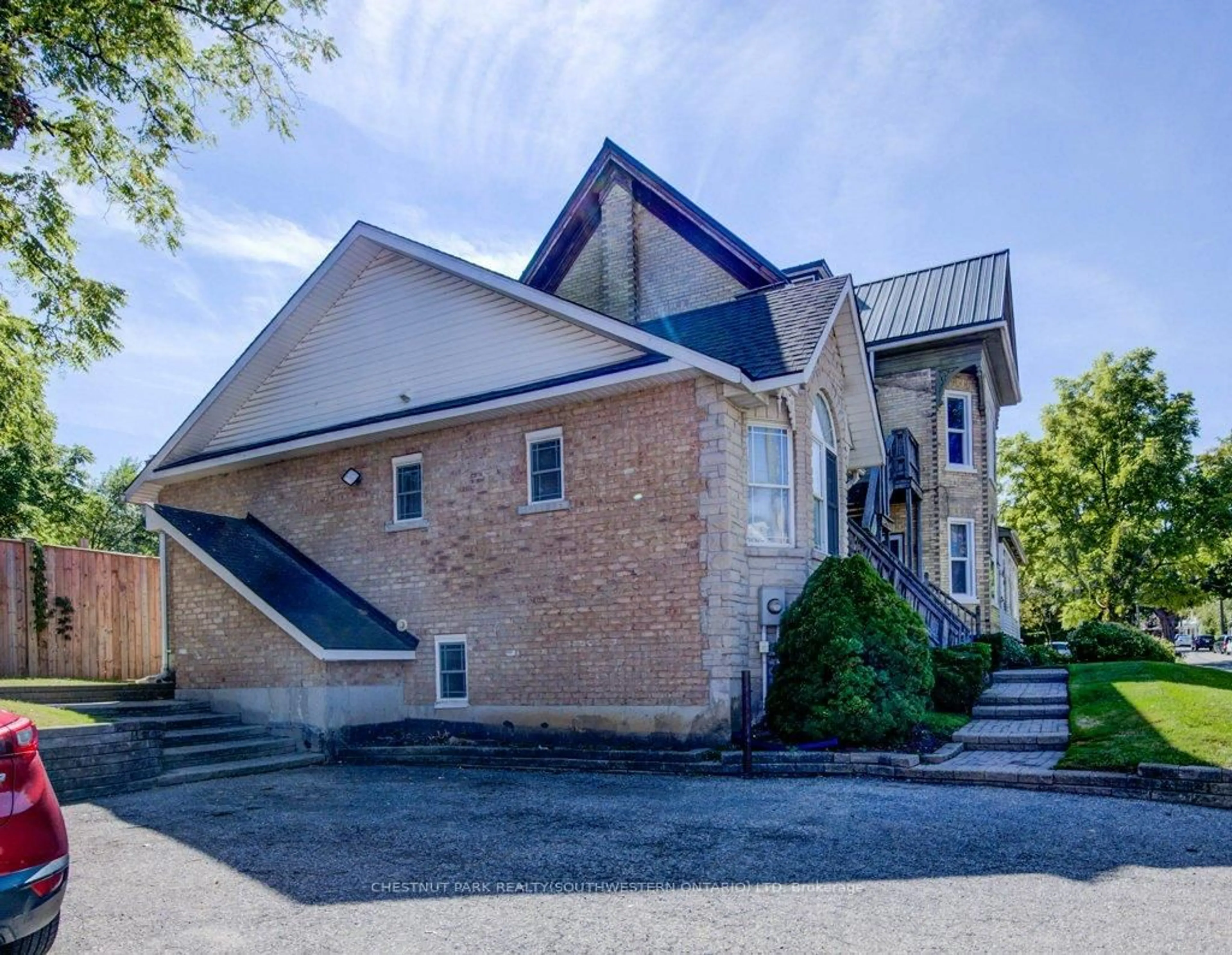 Unknown for 62 Dorset St, Waterloo Ontario N2L 3L8