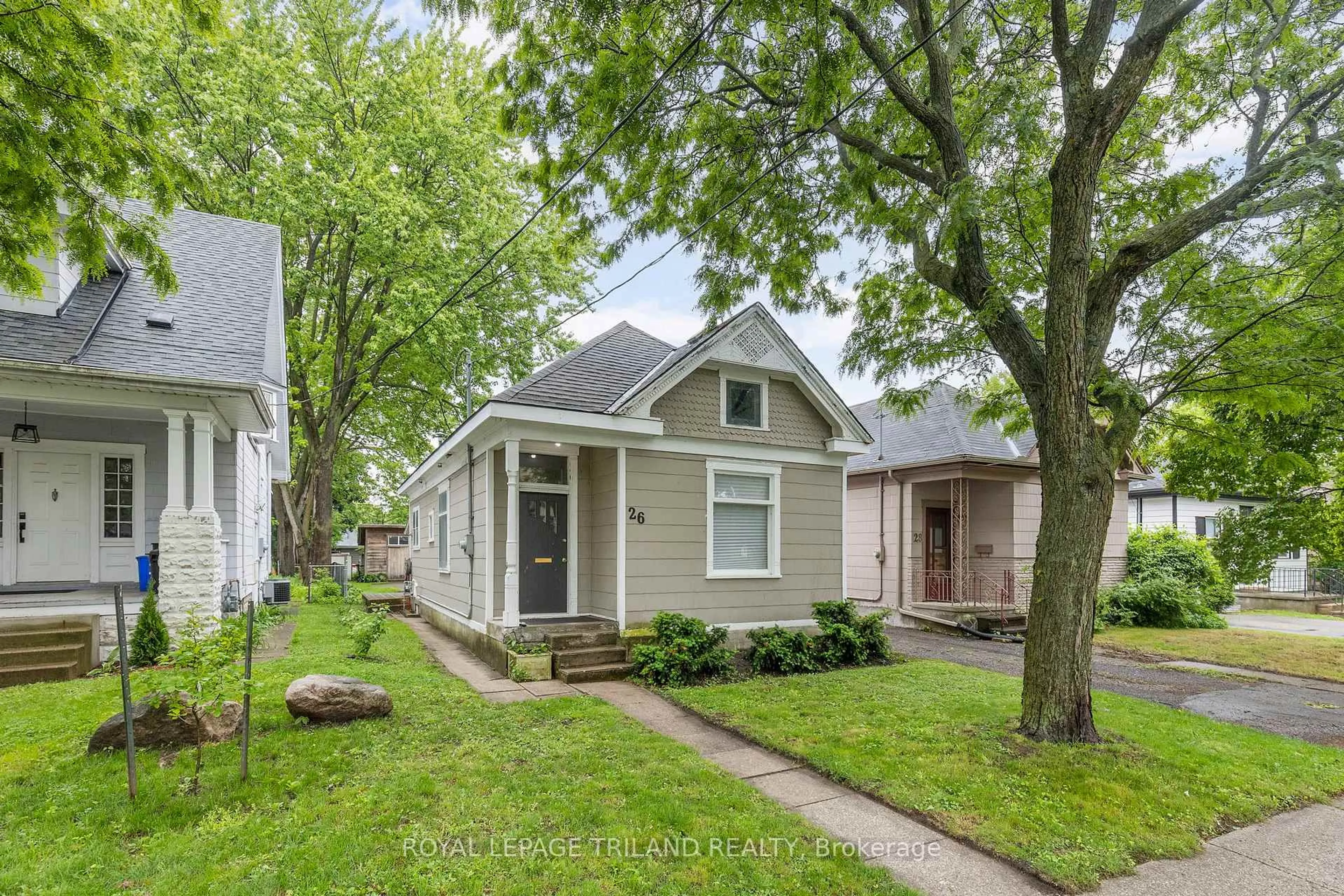 Home with vinyl exterior material, street for 26 Kensington Ave, London North Ontario N6H 1C2