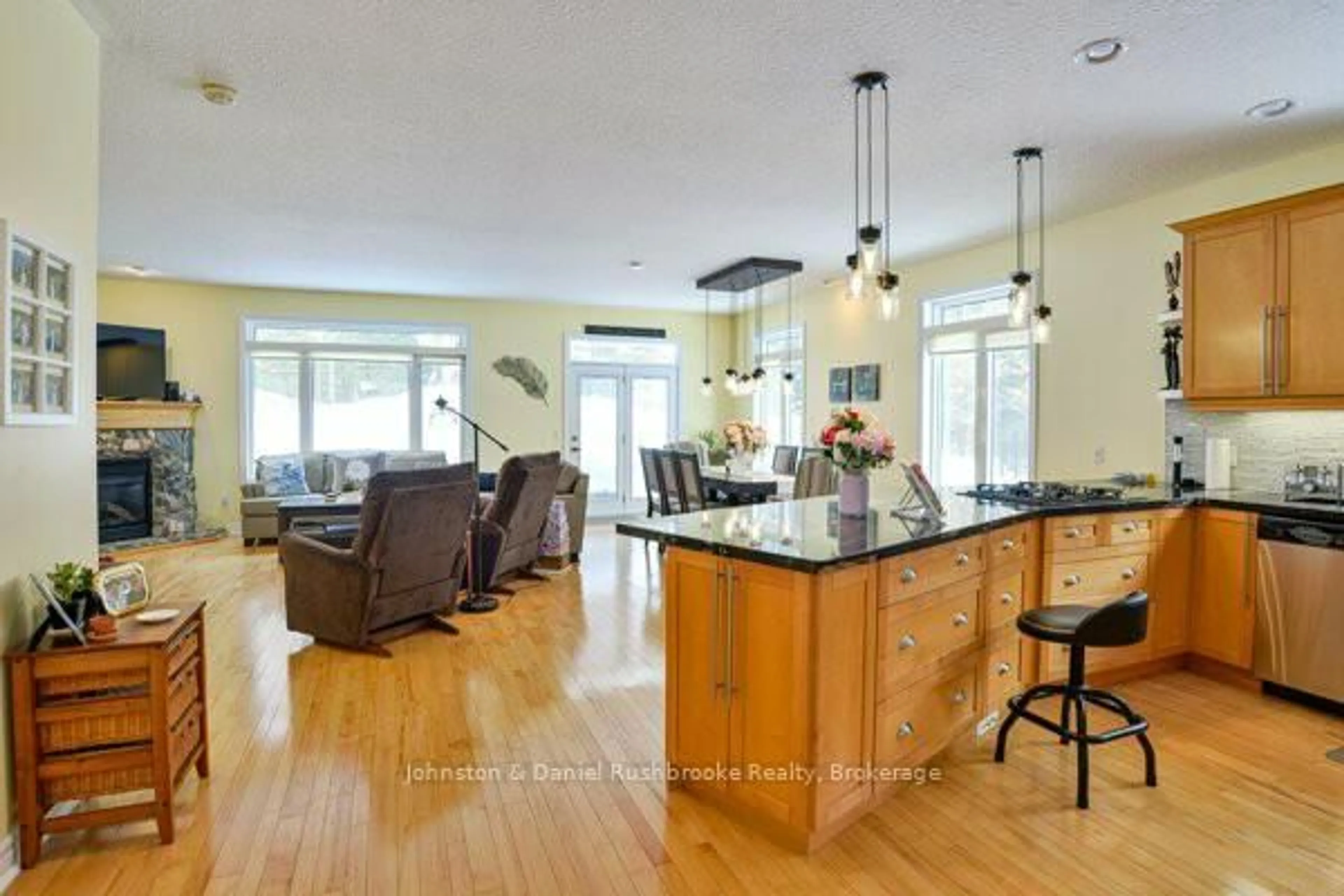 Open concept kitchen, unknown for 20 Twig's End, Gravenhurst Ontario P1P 1L3