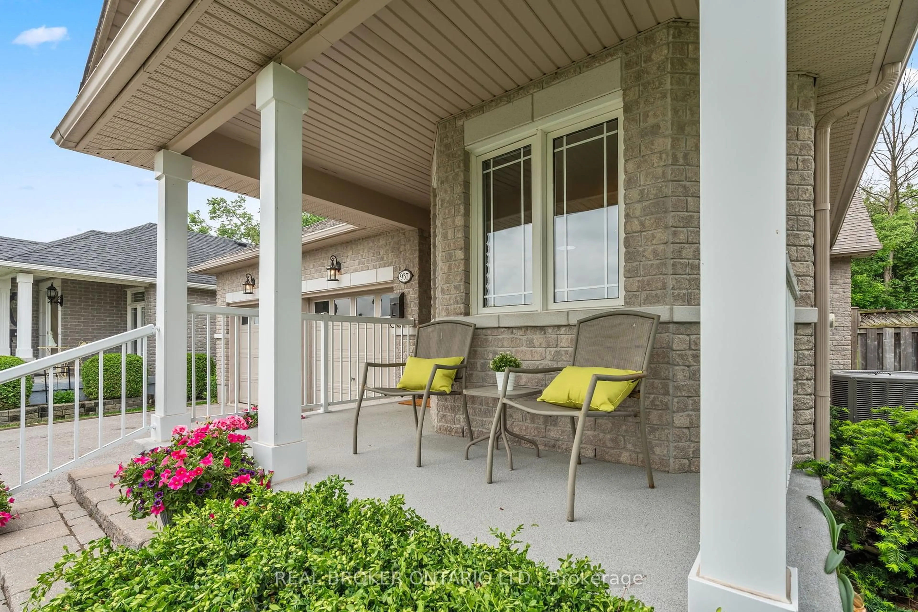 Patio, street for 937 Ralphson Cres, Peterborough West Ontario K9J 8R5