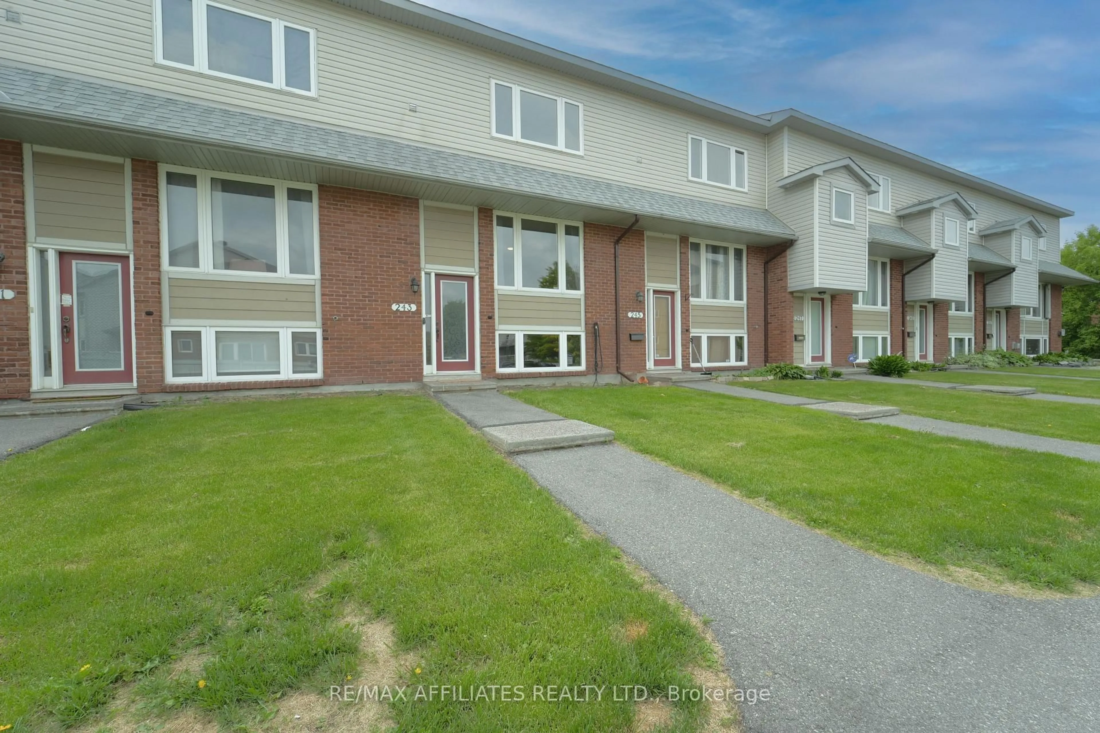 A pic from outside/outdoor area/front of a property/back of a property/a pic from drone, street for 243 Monterey Dr, Ottawa Ontario K2H 7B1