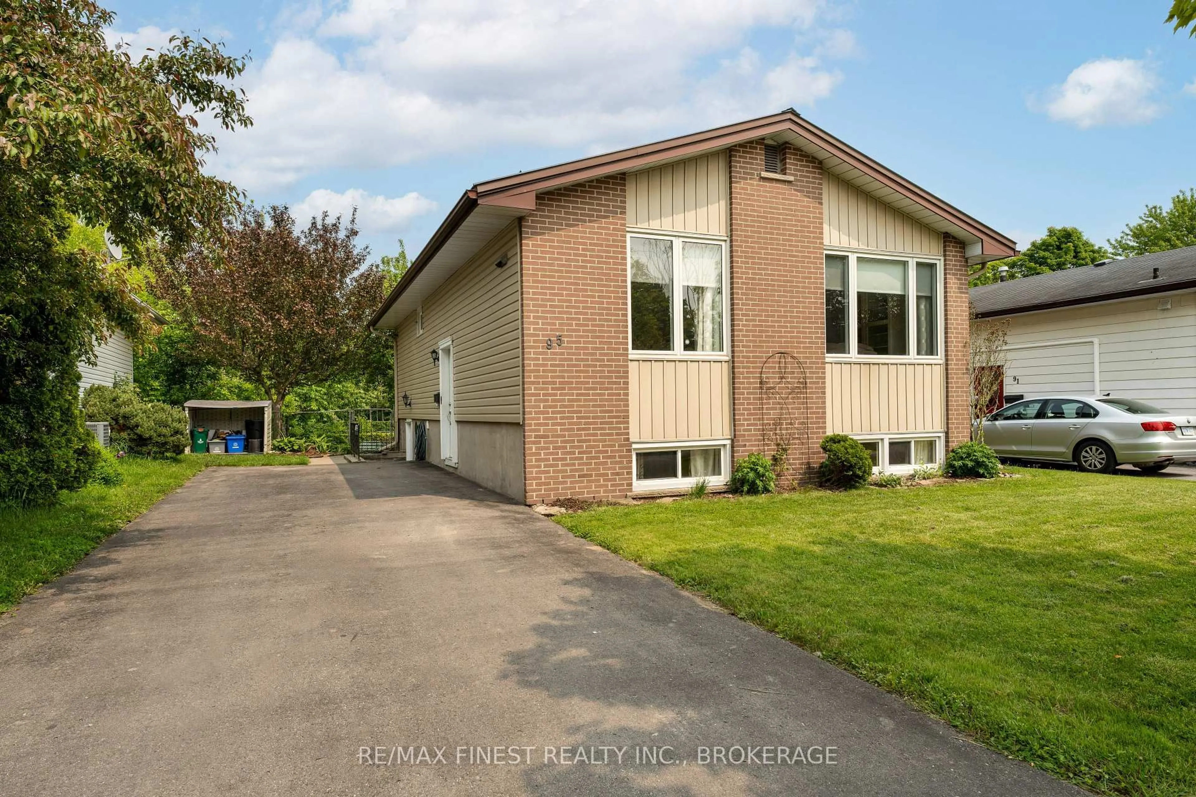 Unknown for 95 Calderwood Dr, Kingston Ontario K7M 6L5