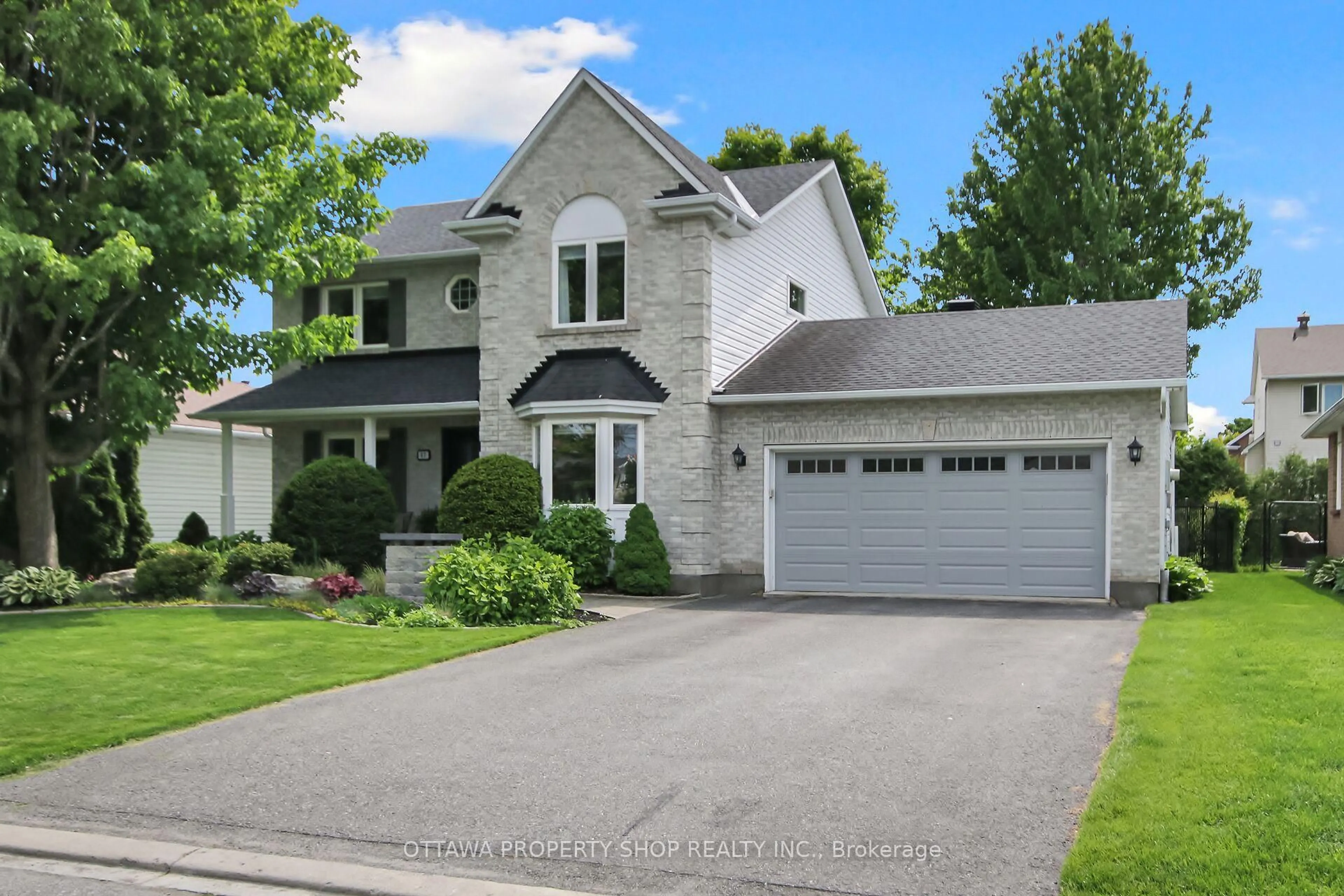 Home with vinyl exterior material, street for 67 Crantham Cres, Ottawa Ontario K2S 1R2