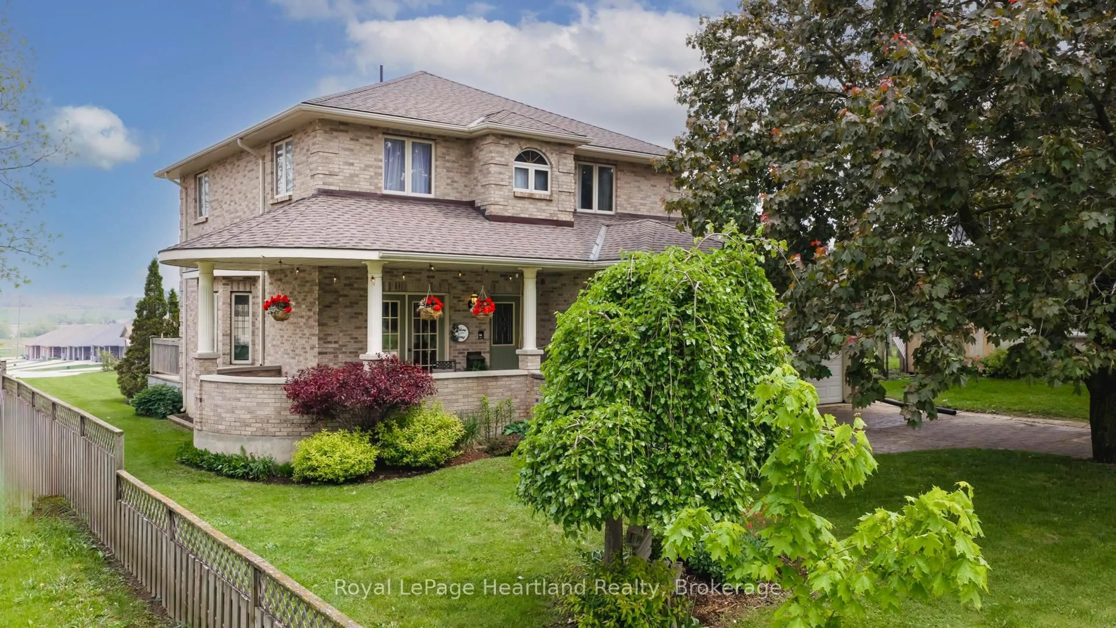 Unknown for 303 Albert St, Central Huron Ontario N0M 1L0