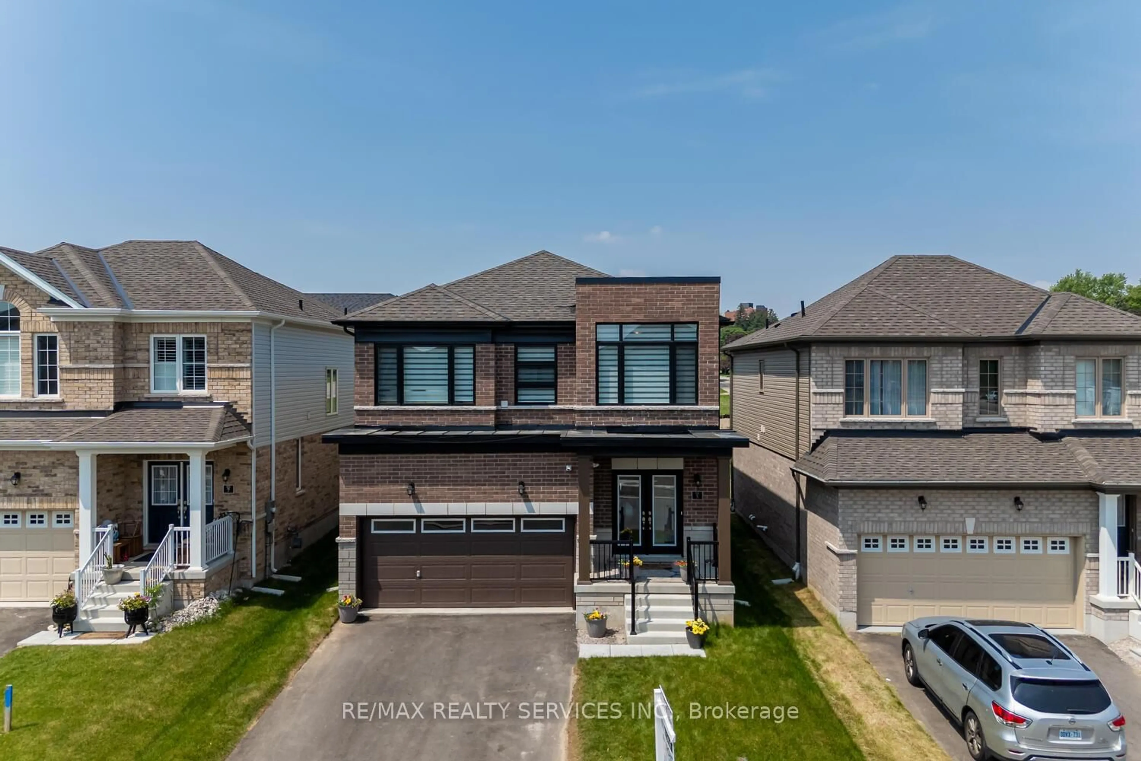 A pic from outside/outdoor area/front of a property/back of a property/a pic from drone, street for 5 Heming St, Brant Ontario N3L 0M5