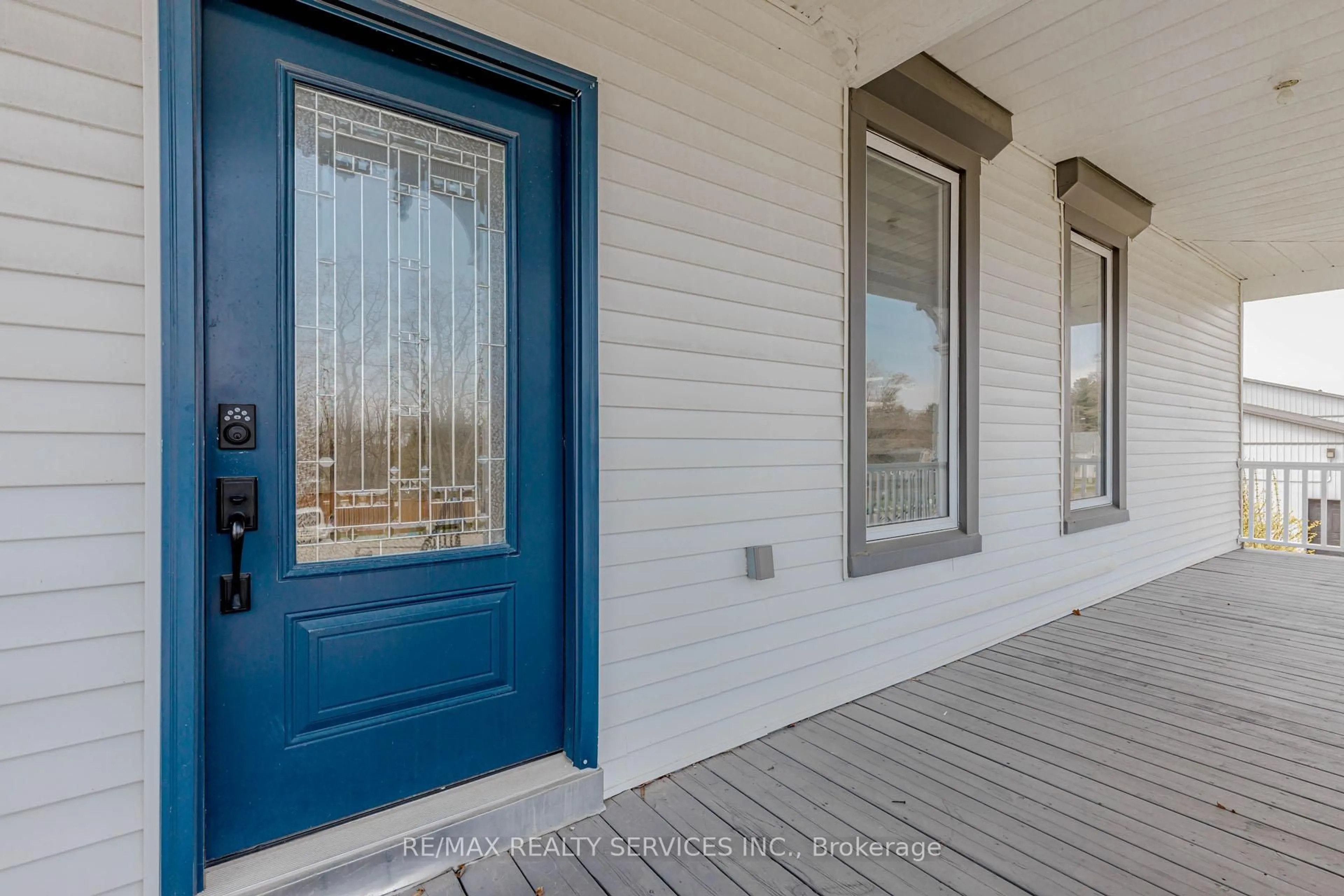 Indoor entryway for 51 Simcoe St, Brant Ontario N0E 1R0