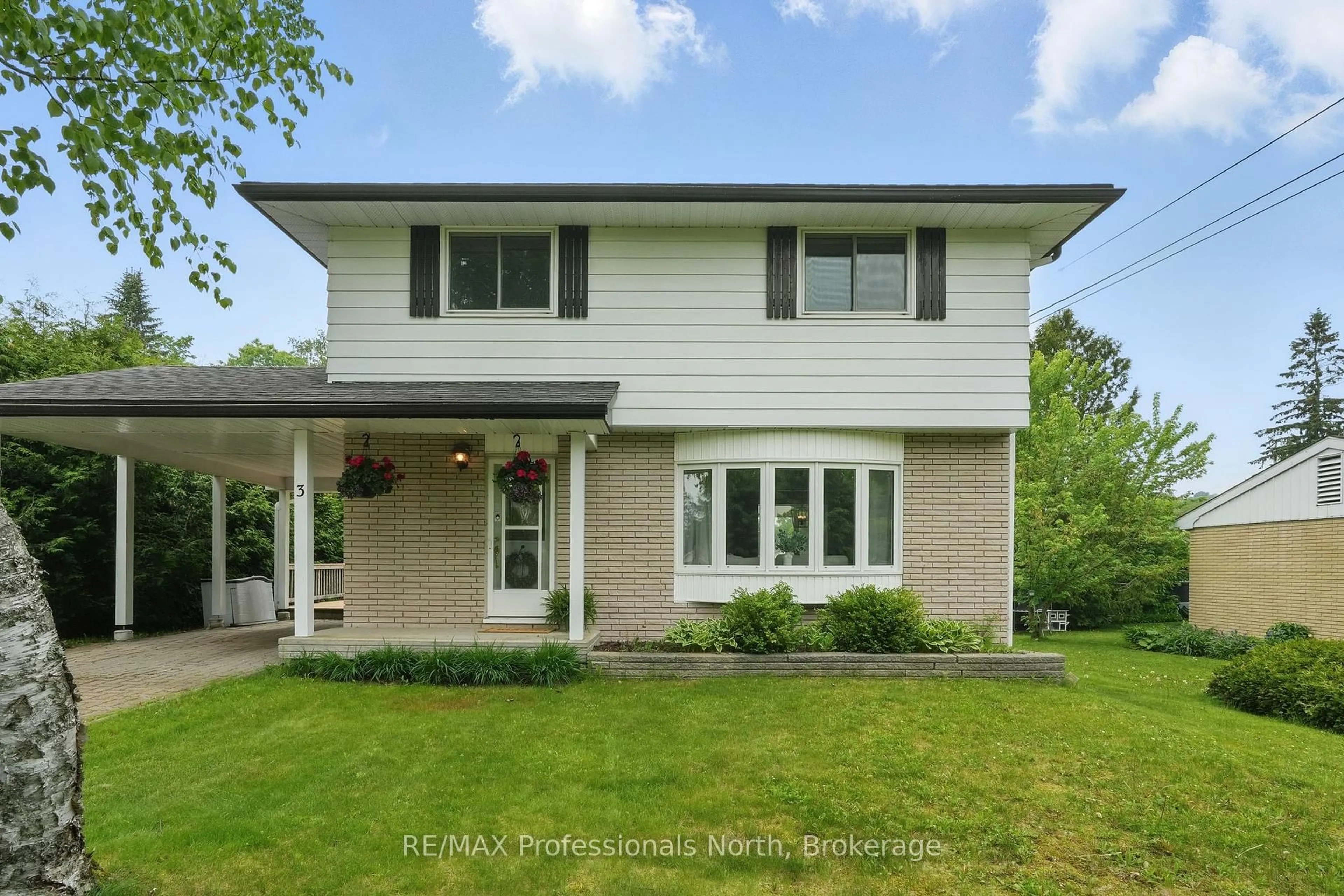 Unknown for 3 Pleasant Ave, Huntsville Ontario P1H 1E9