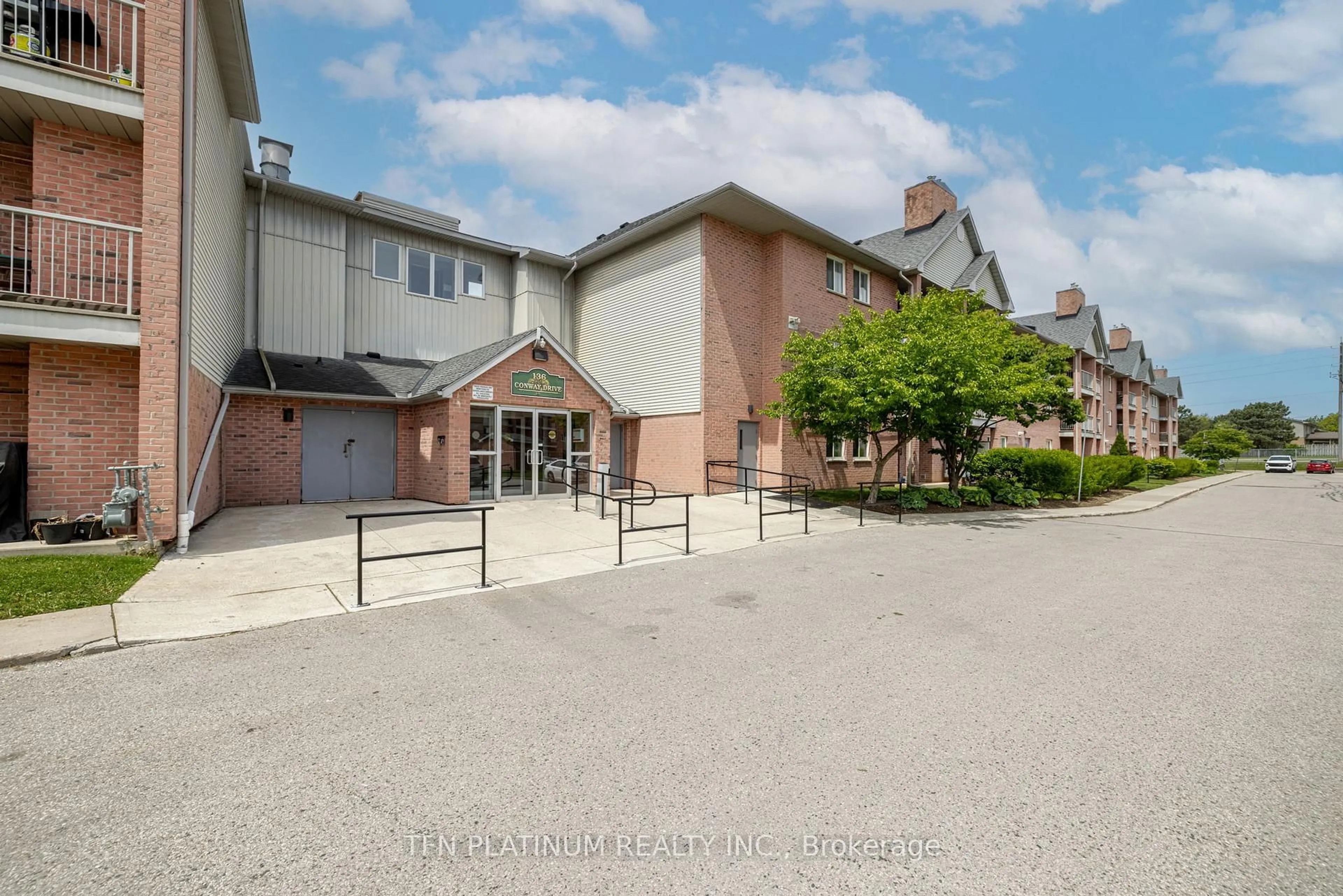 Unknown for 136 Conway Dr #82, London South Ontario N6E 3N1