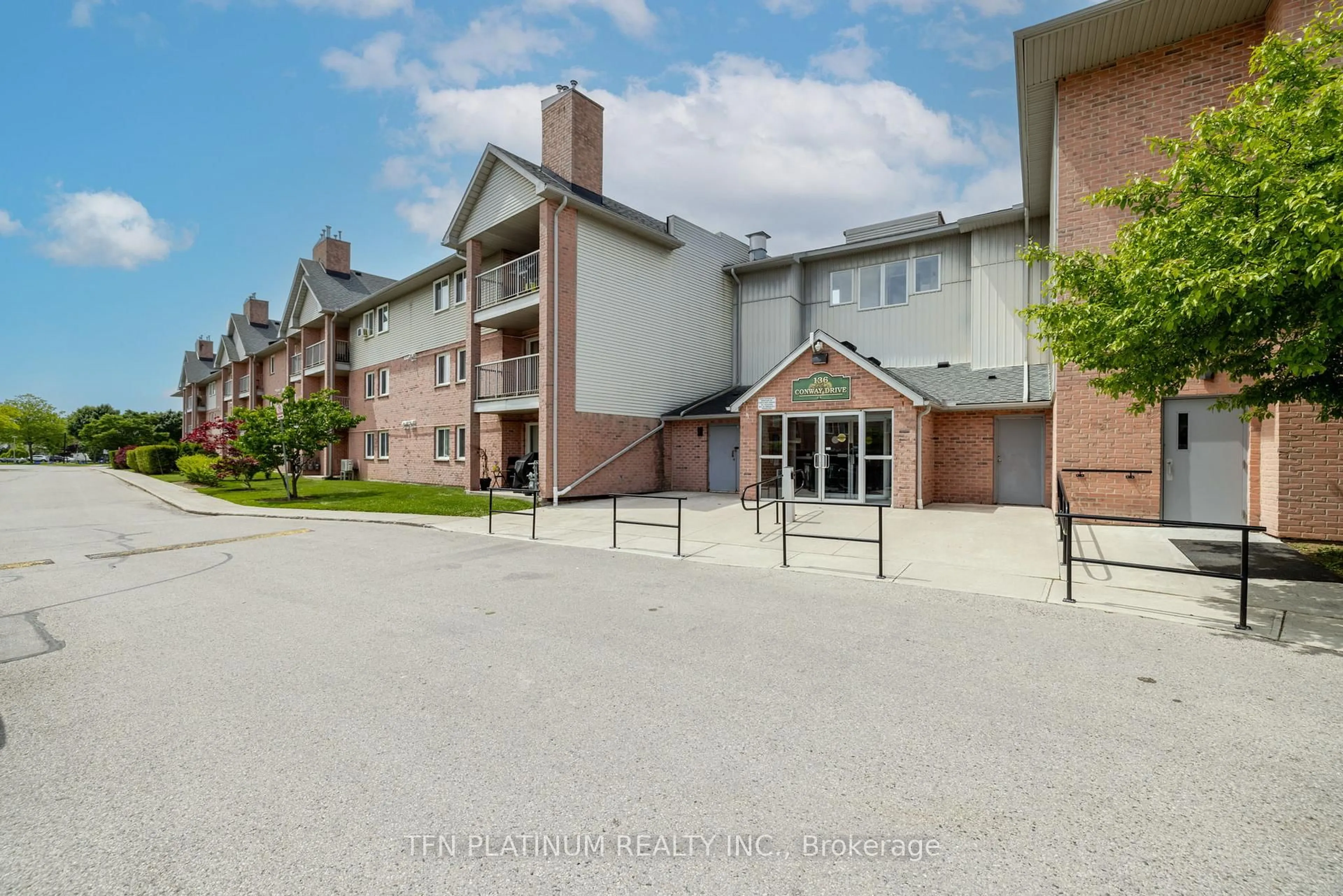 Patio, unknown for 136 Conway Dr #82, London South Ontario N6E 3N1