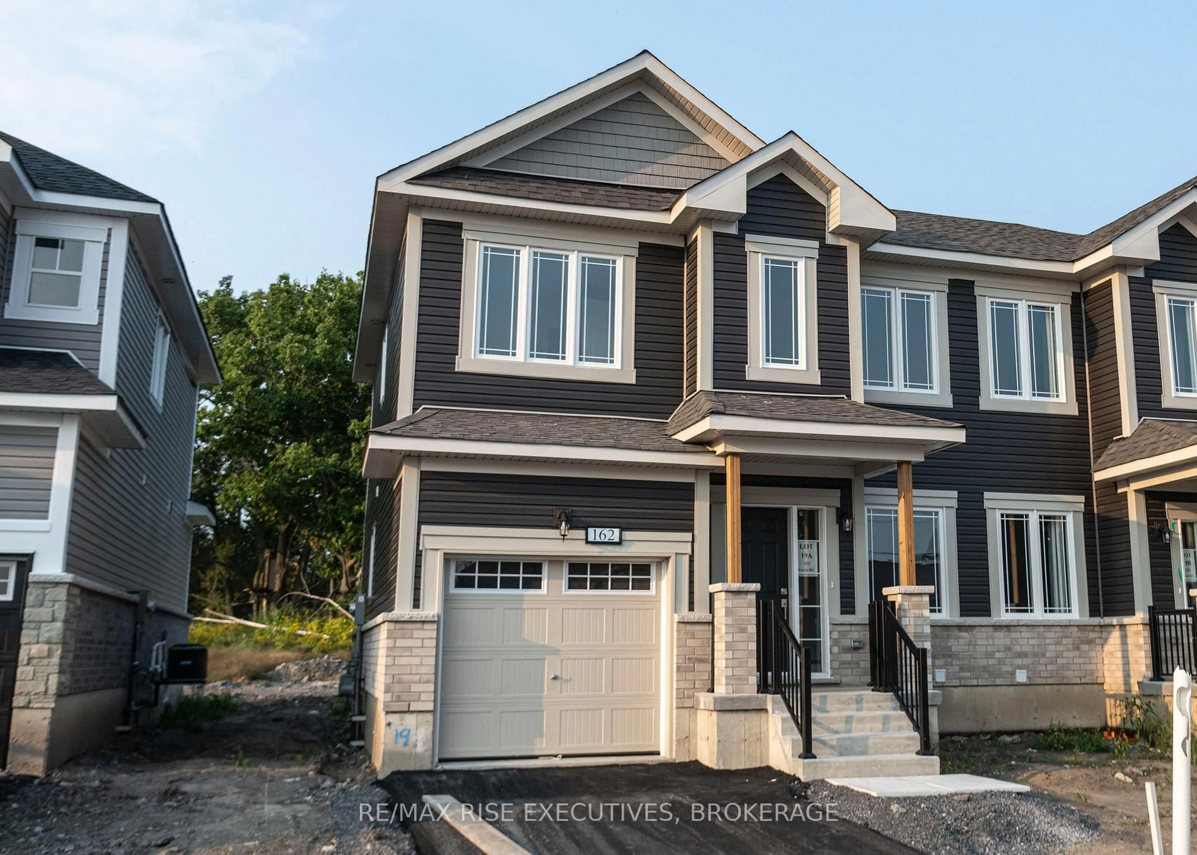 Home with vinyl exterior material, street for 162 PURDY Rd, Bath Ontario K0H 1G0