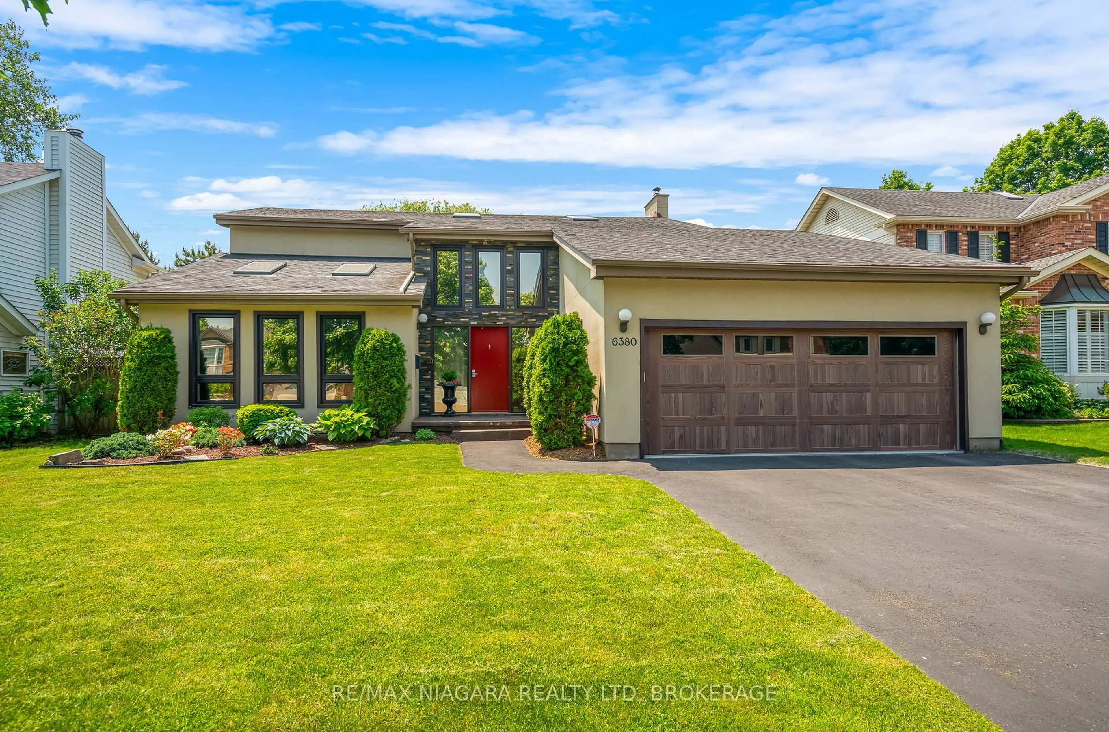 Home with brick exterior material, street for 6380 Emma St, Niagara Falls Ontario L2J 4H7