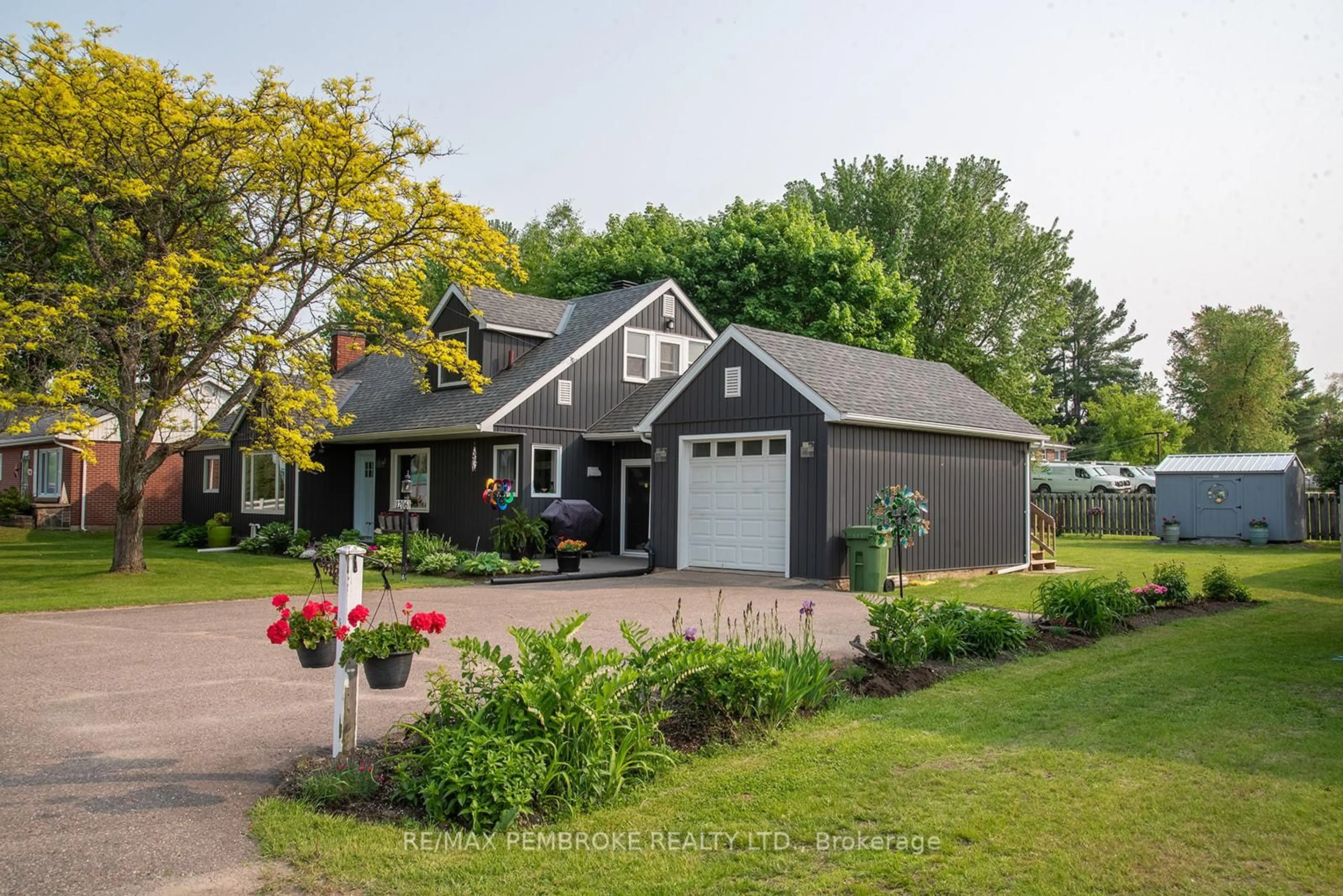 Unknown for 1206 Pembroke St, Laurentian Valley Ontario K8A 7R7