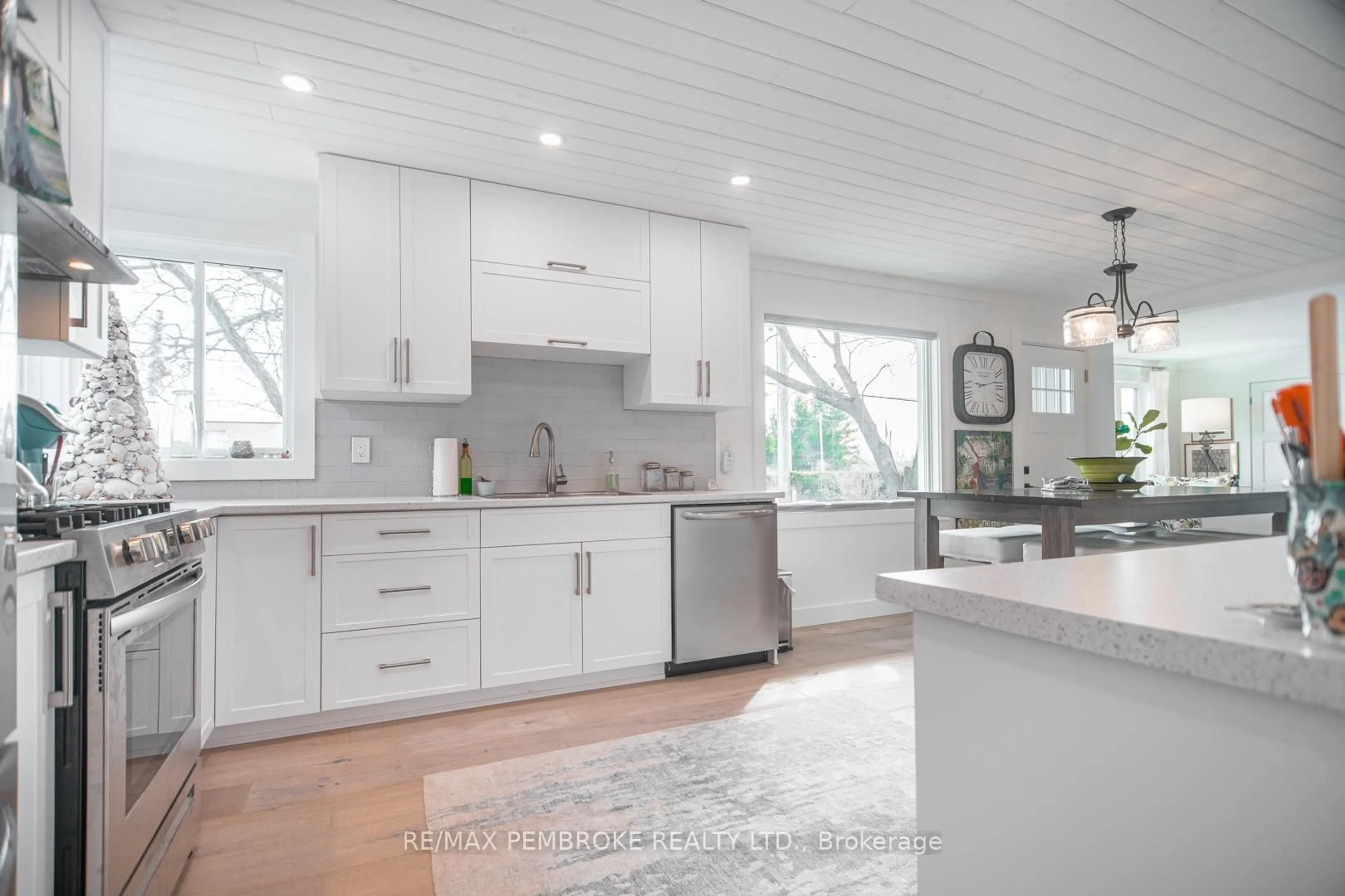 Open concept kitchen, unknown for 1206 Pembroke St, Laurentian Valley Ontario K8A 7R7