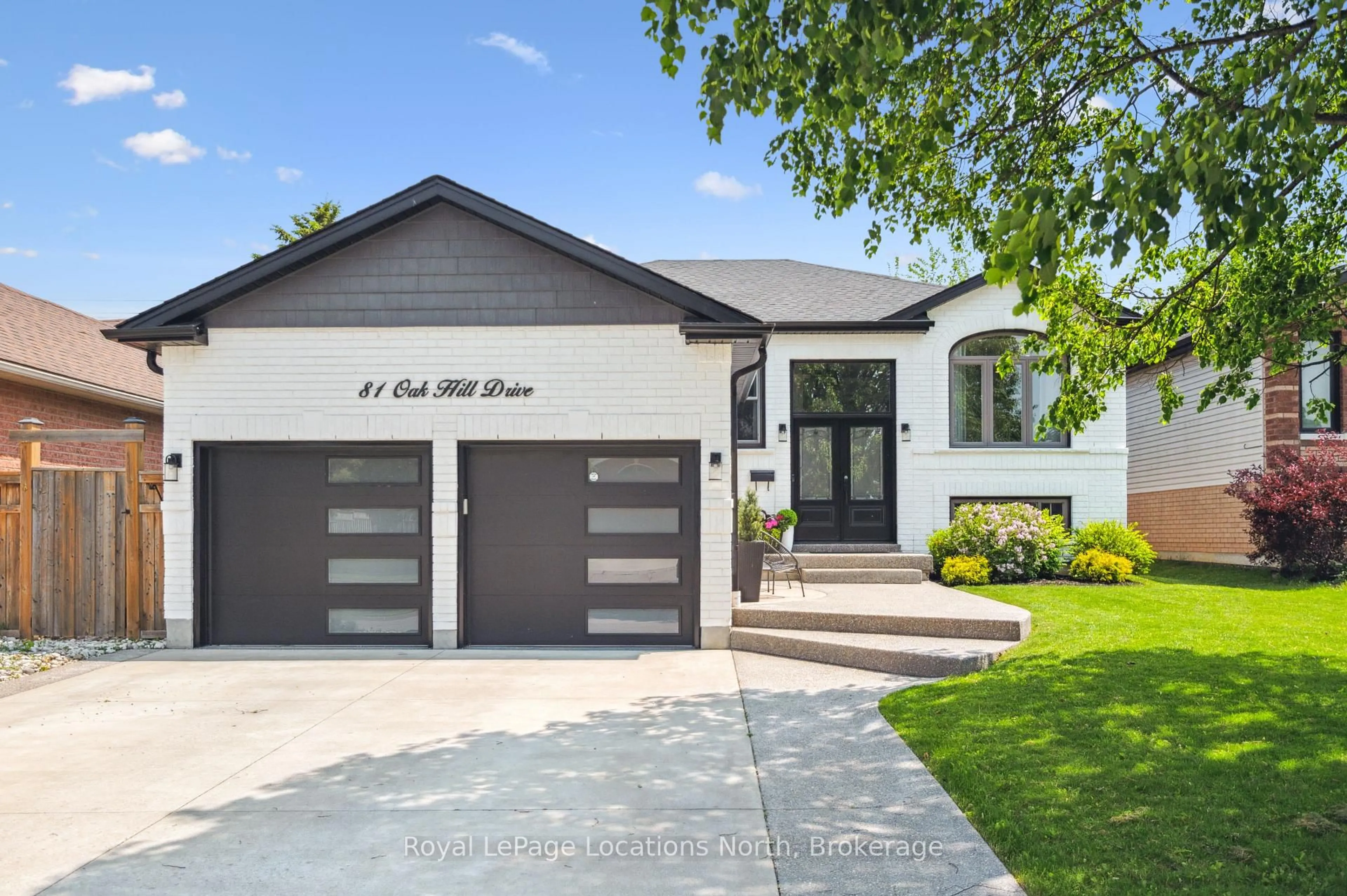 Home with brick exterior material, street for 81 Oak Hill Dr, Cambridge Ontario N1S 4Z8