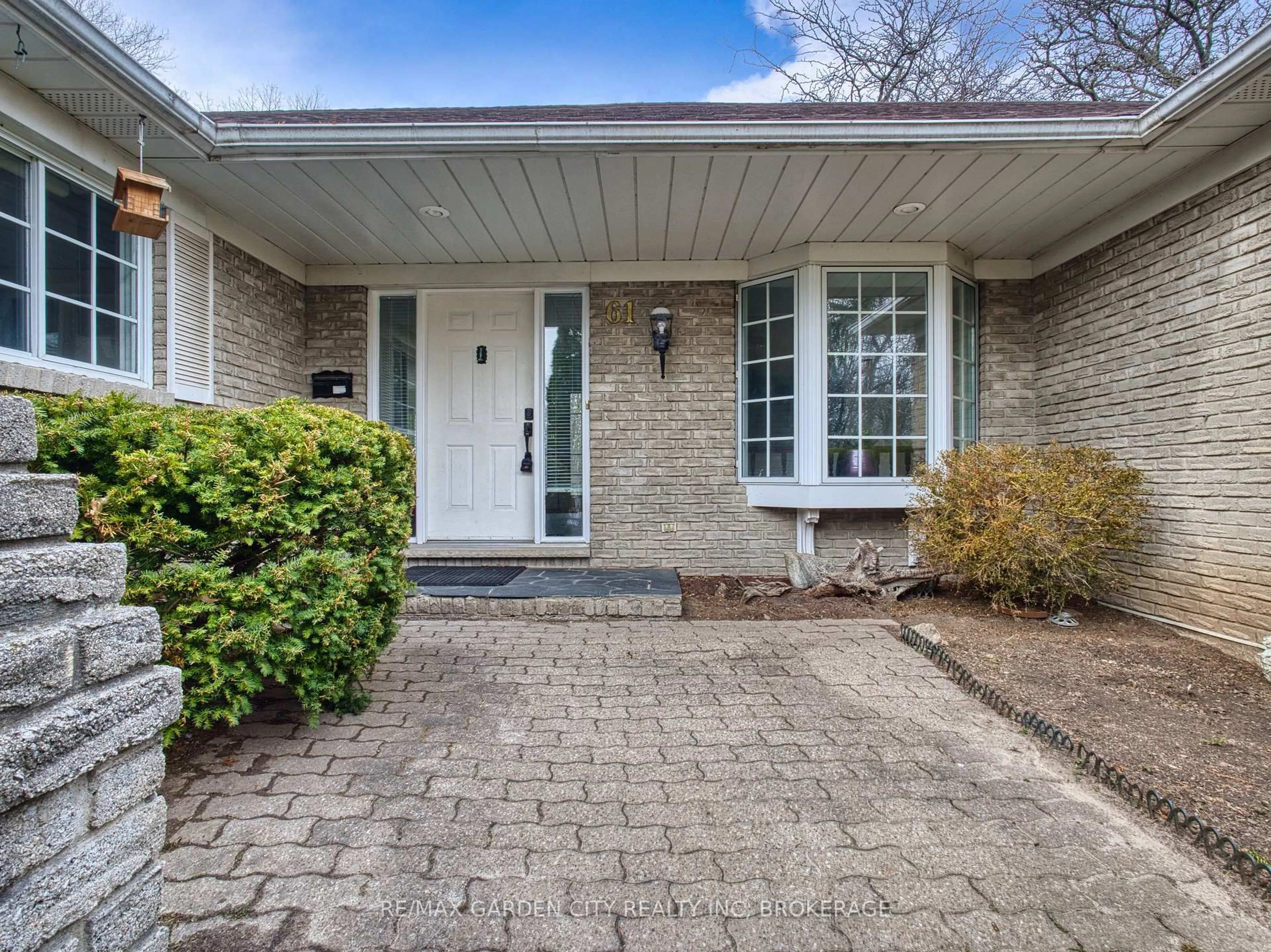 Home with brick exterior material, street for 61 TREMONT Dr, St. Catharines Ontario L2T 3Y9