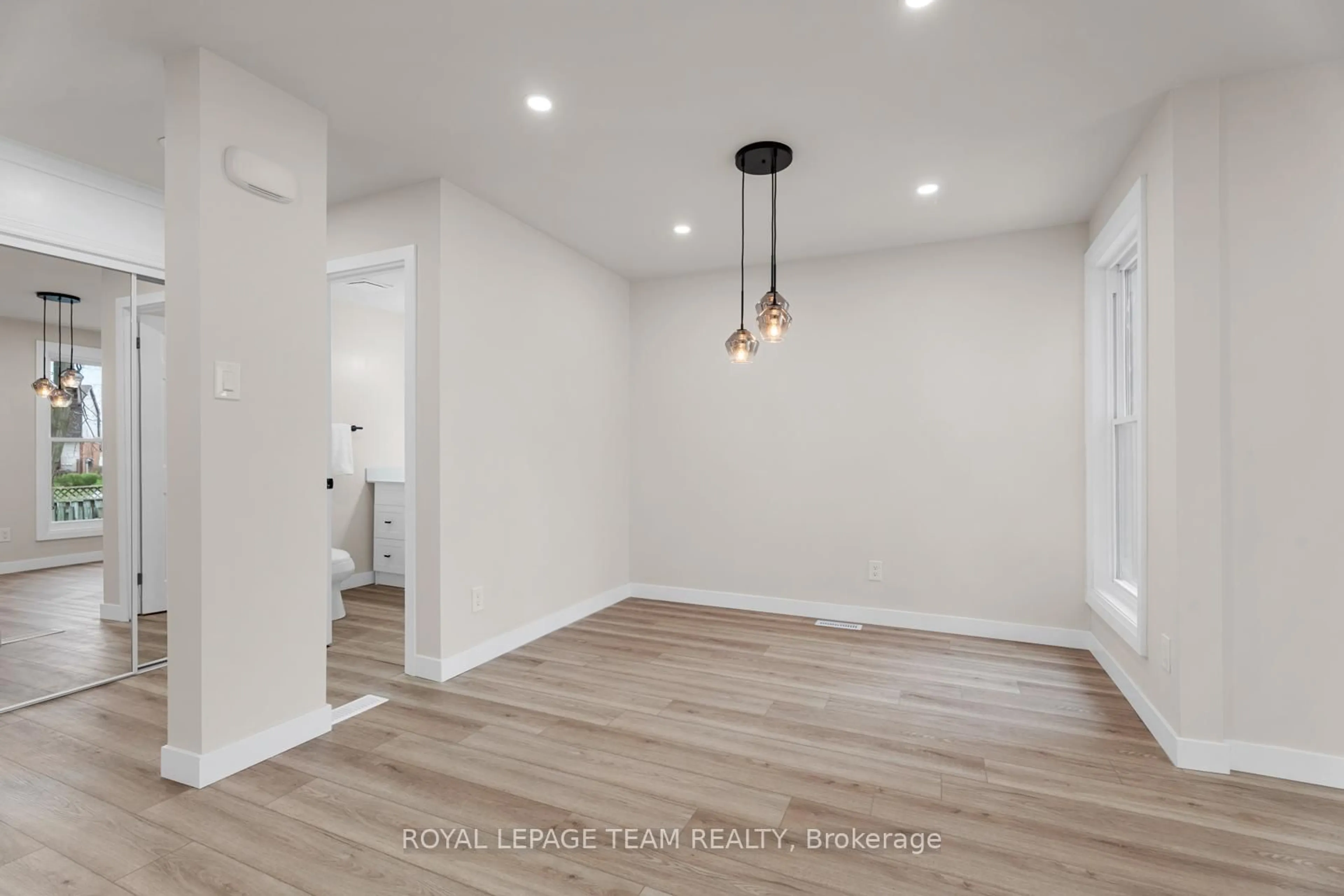 A pic of a room for 54 Greenboro Cres, Ottawa Ontario K1T 1W5