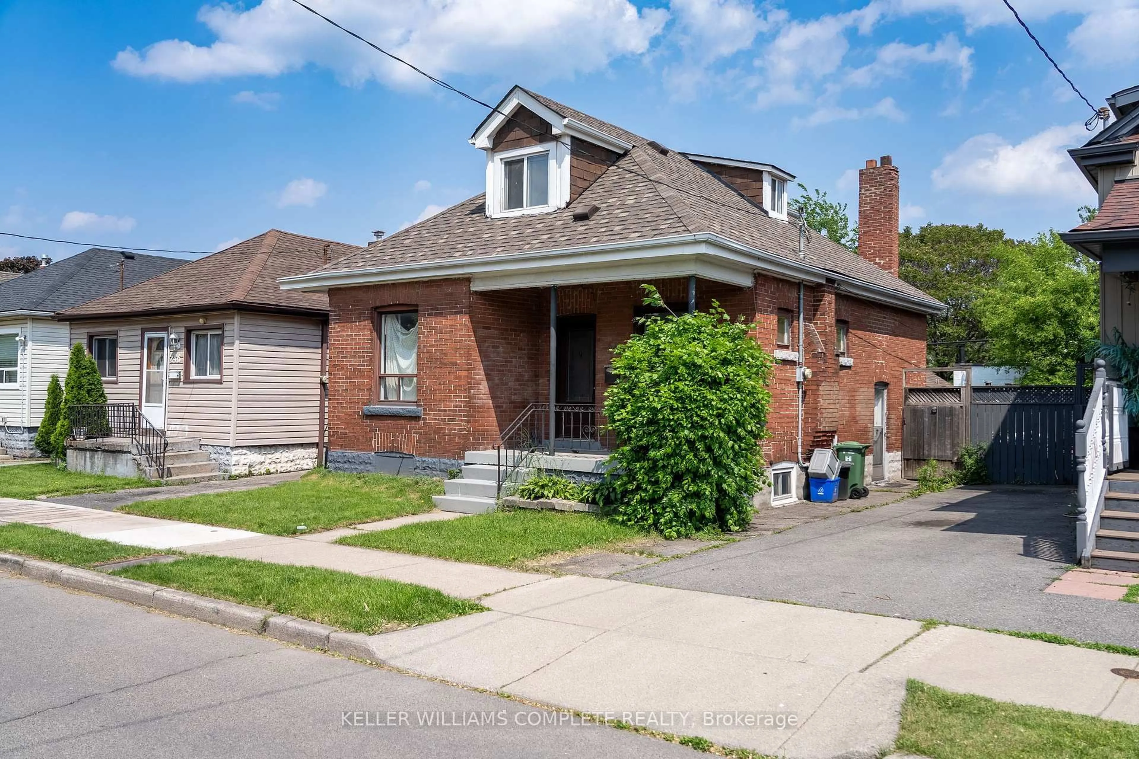 Home with brick exterior material, street for 244 Weir St, Hamilton Ontario L8H 5G3