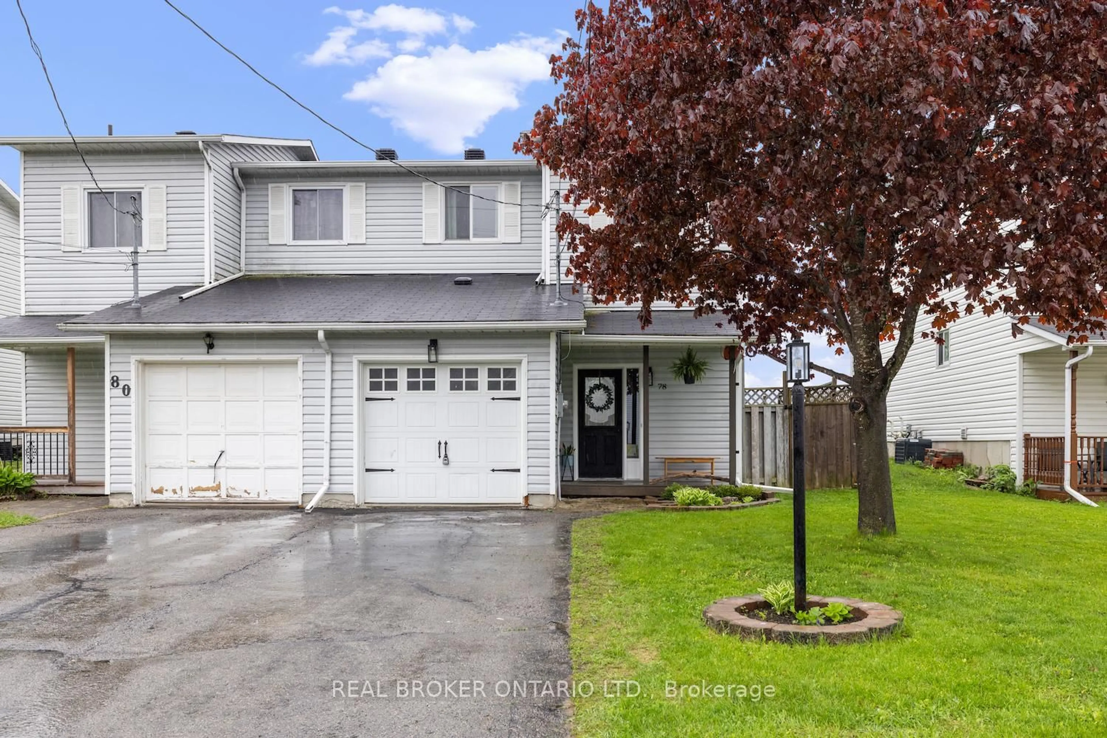 Home with vinyl exterior material, street for 78 Dunham St, Carleton Place Ontario K7C 4K4