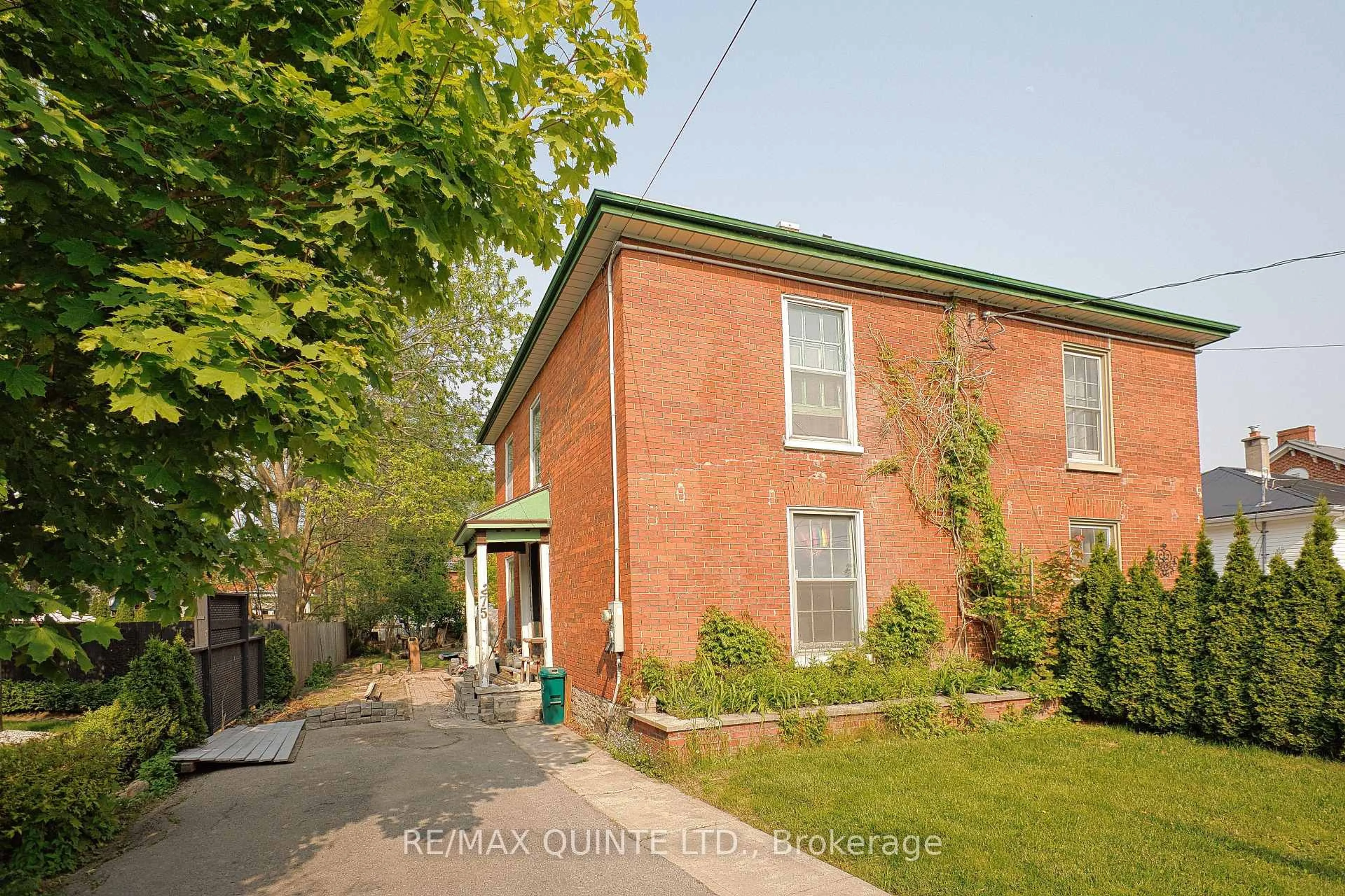 Home with brick exterior material, street for 275 Charles St, Belleville Ontario K8N 3M7