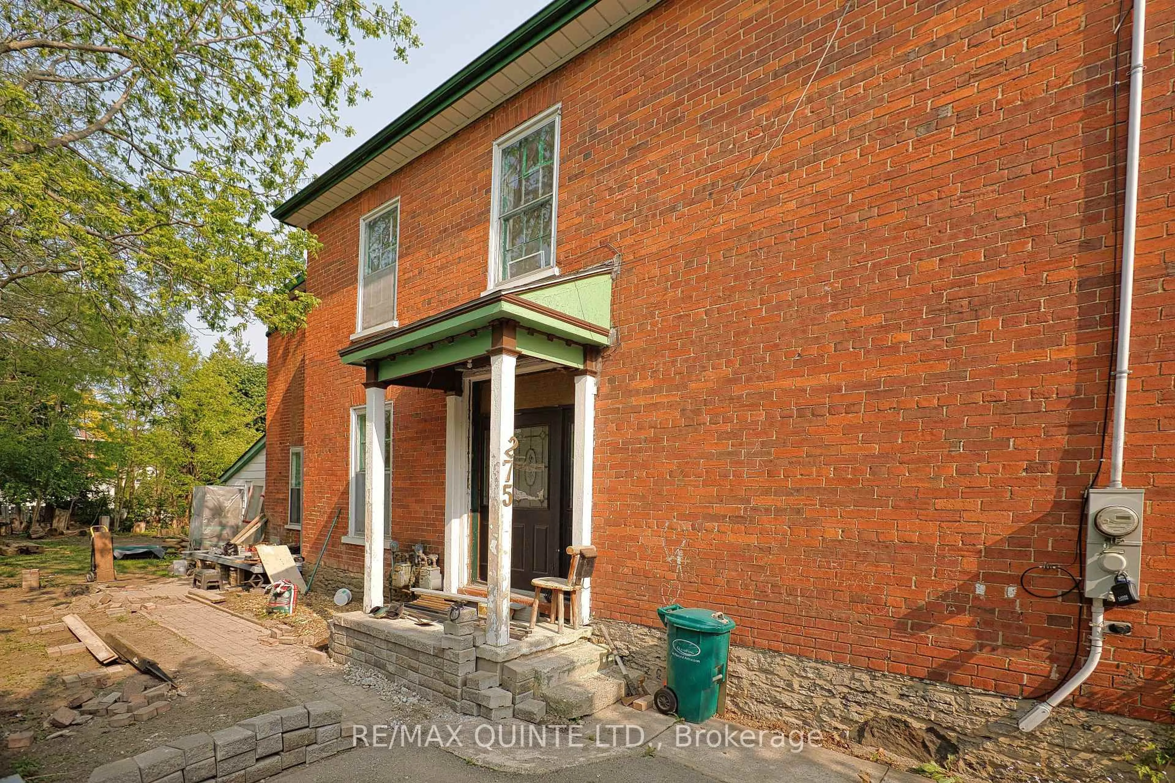 Home with brick exterior material, building for 275 Charles St, Belleville Ontario K8N 3M7