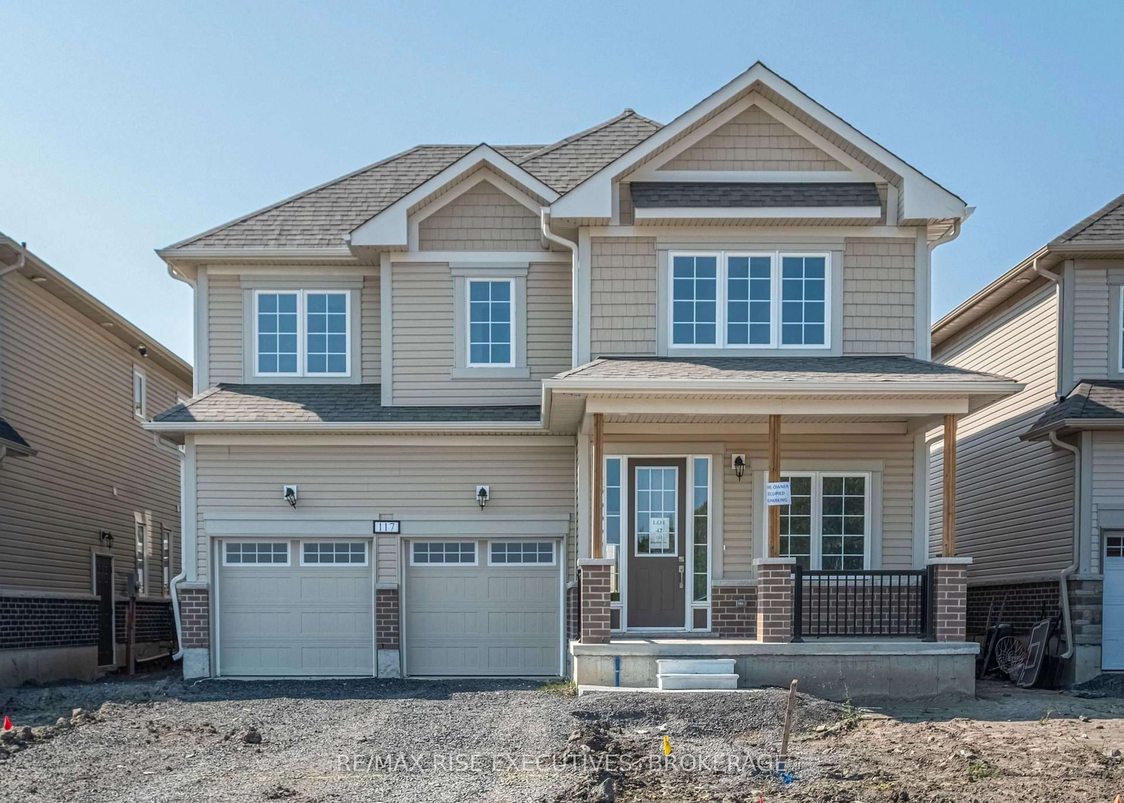 Home with vinyl exterior material, street for 117 WINDERMERE Blvd, Bath Ontario K0H 1G0