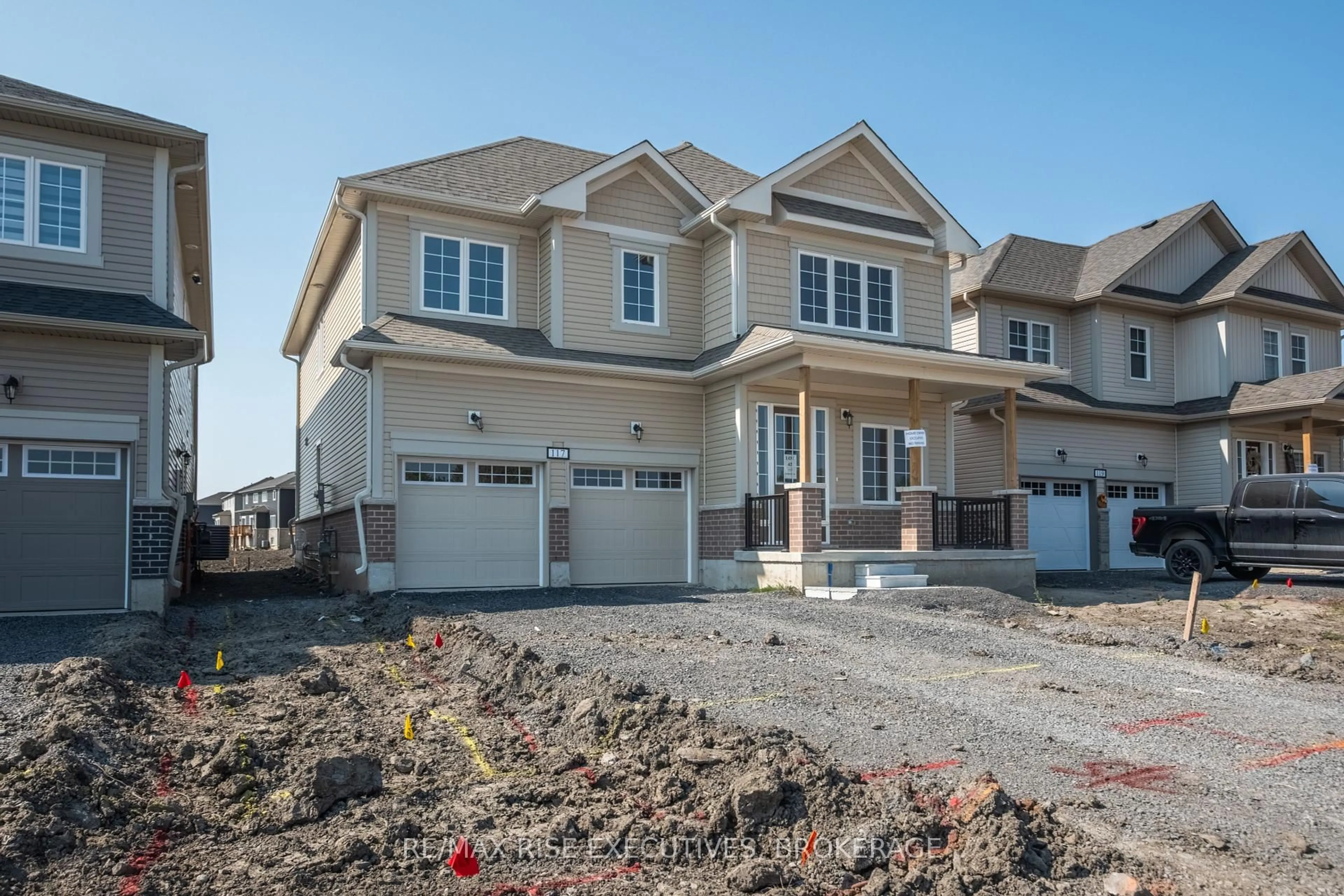 Home with vinyl exterior material, street for 117 WINDERMERE Blvd, Bath Ontario K0H 1G0