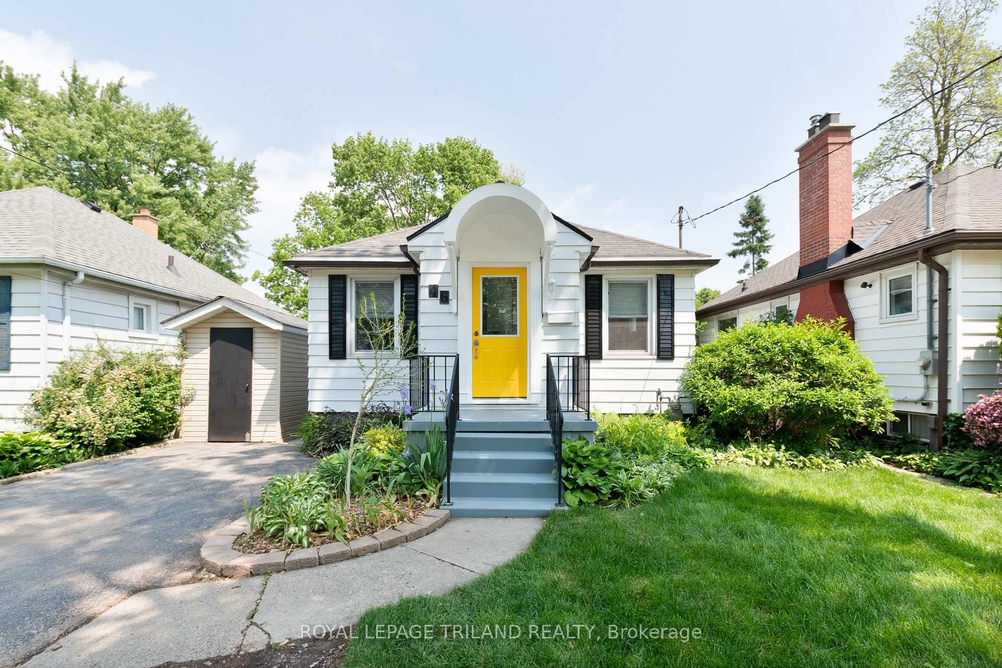 Home with vinyl exterior material, street for 46 Bond St, London South Ontario N6C 1W3