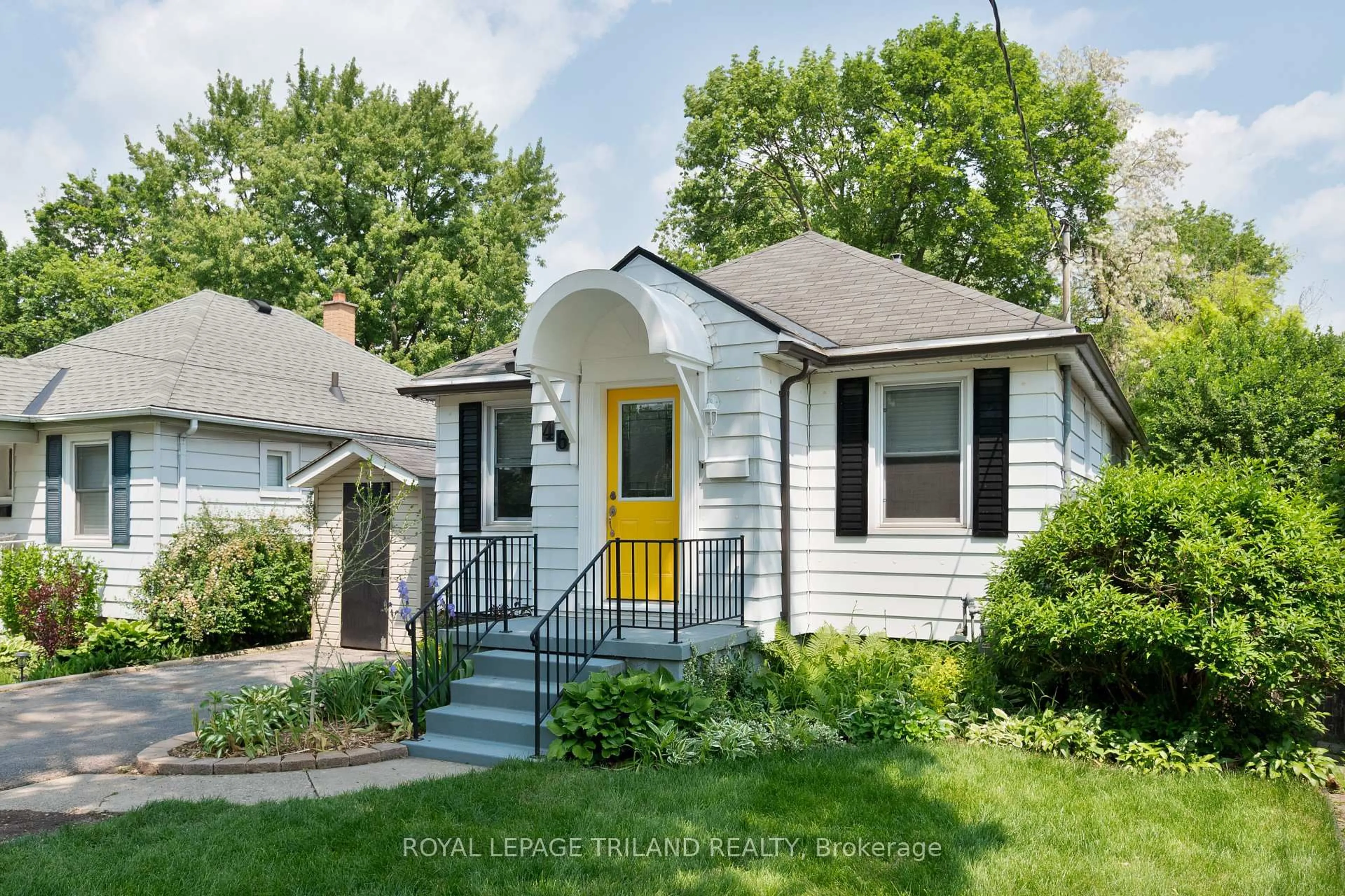 Home with vinyl exterior material, street for 46 Bond St, London South Ontario N6C 1W3