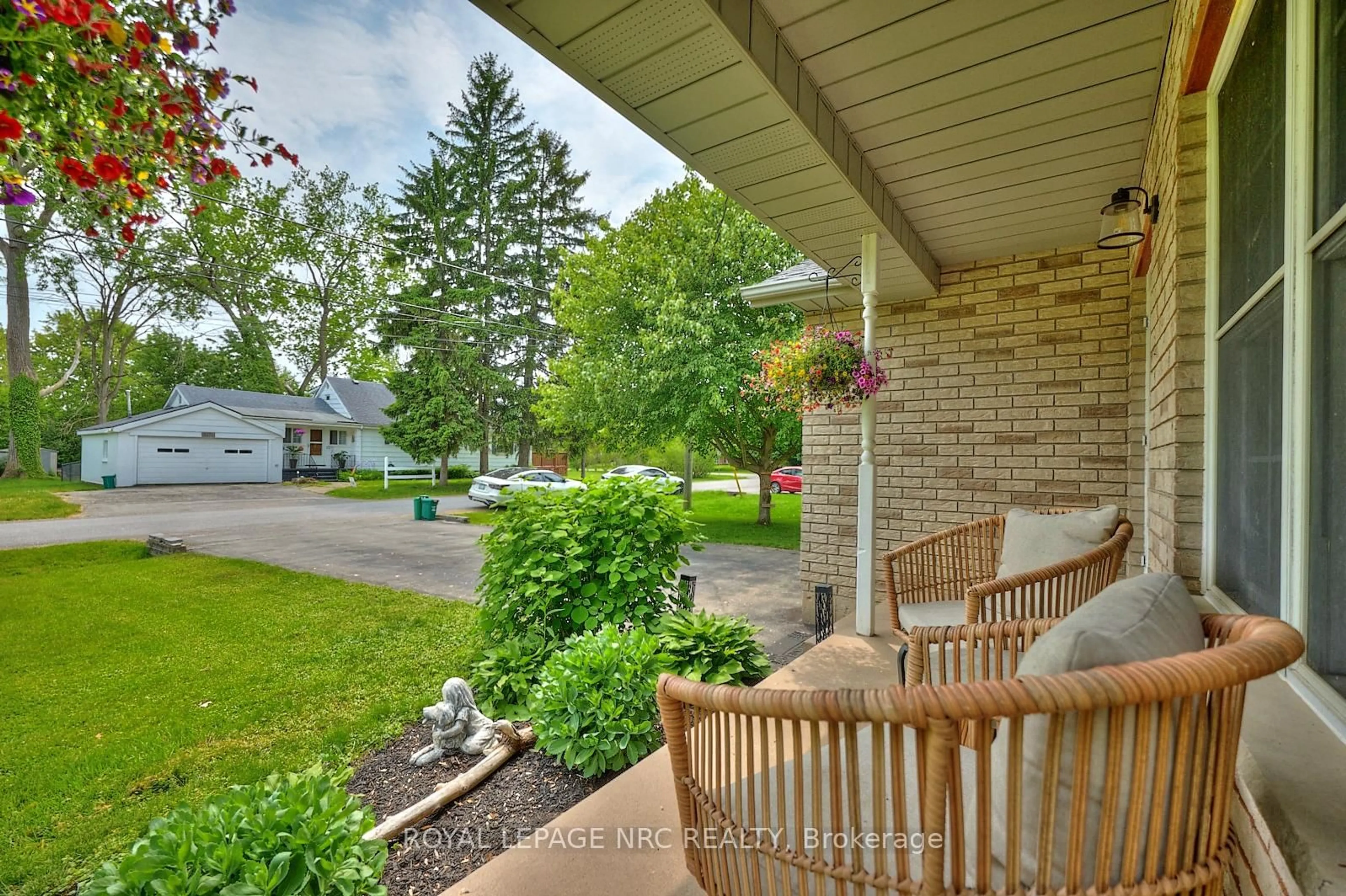 Patio, street for 3270 Poplar Ave, Fort Erie Ontario L0S 1N0