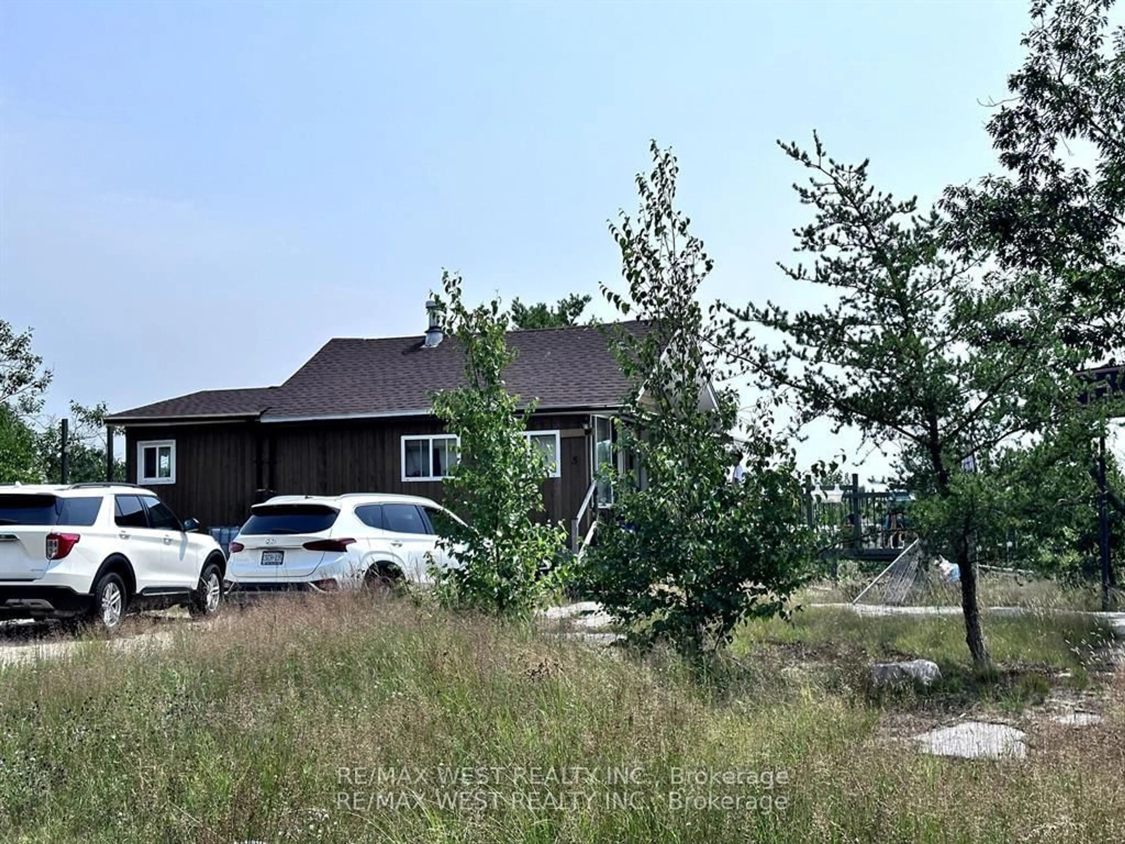A pic from outside/outdoor area/front of a property/back of a property/a pic from drone, unknown for 52 North Shore Rd, The Archipelago Ontario P0G 1K0