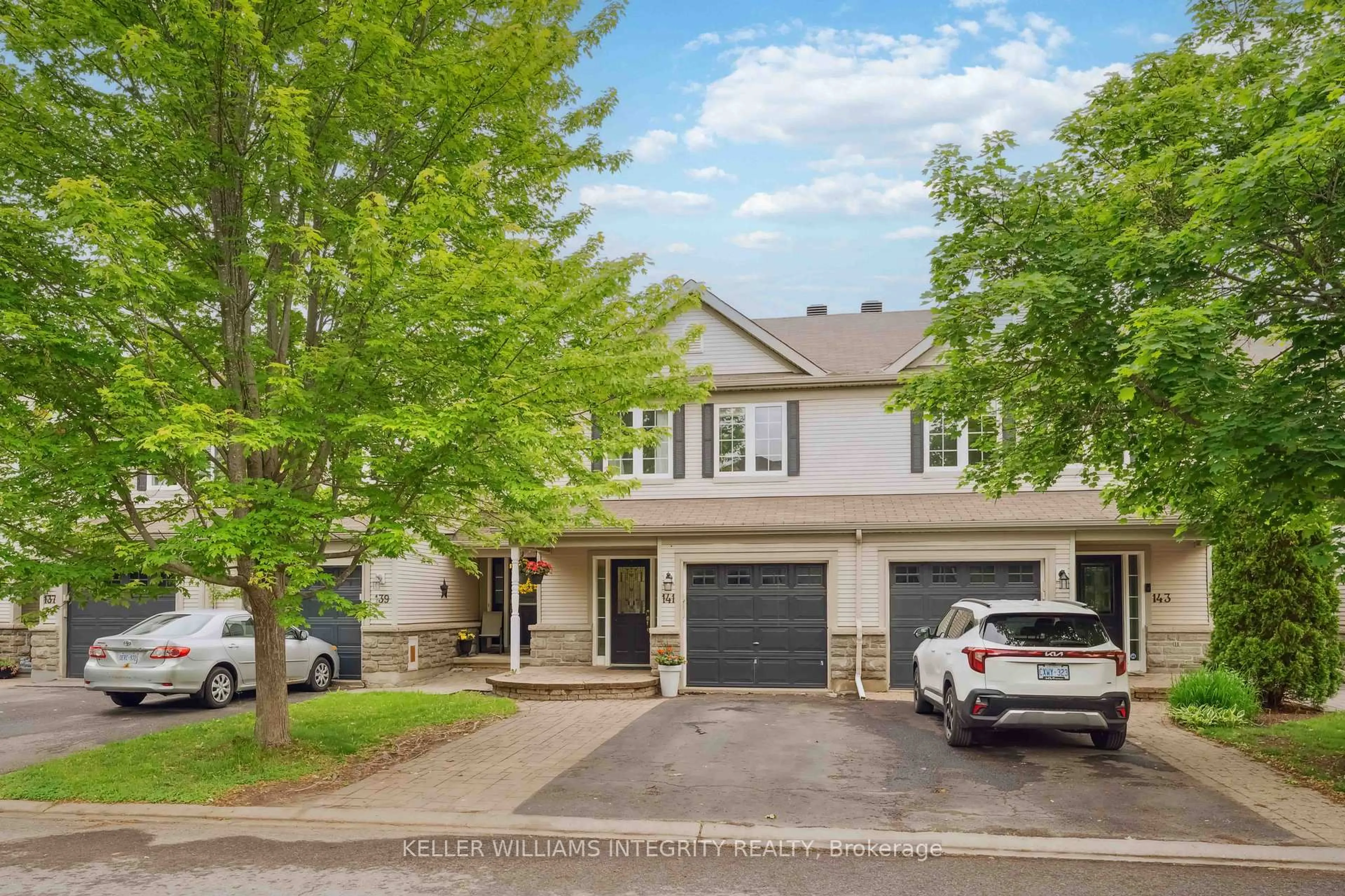 A pic from outside/outdoor area/front of a property/back of a property/a pic from drone, street for 141 Lockhaven Private, Ottawa Ontario K2J 5L6