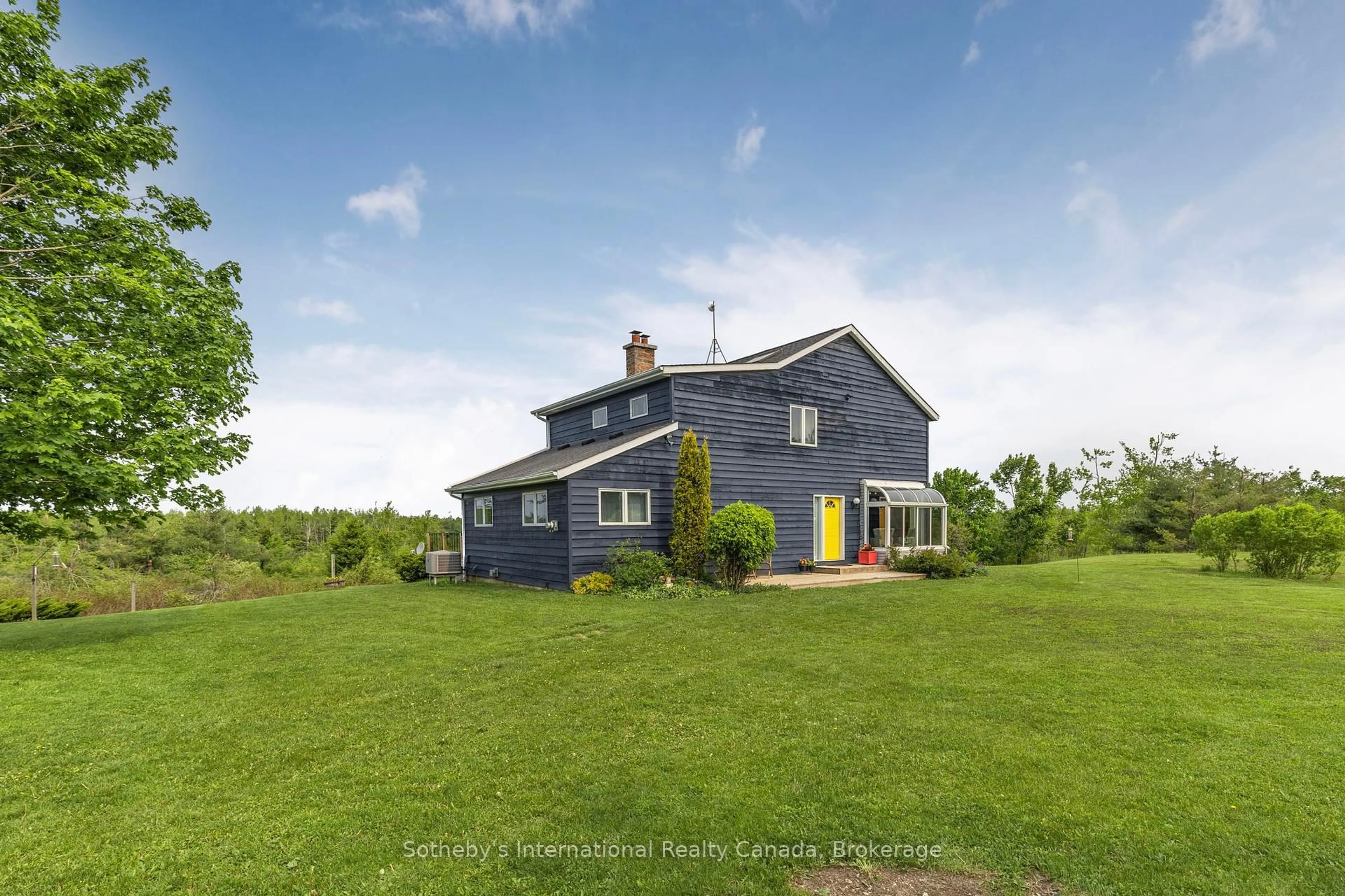 A pic from outside/outdoor area/front of a property/back of a property/a pic from drone, building for 758693 2nd Line, Mulmur Ontario L9V 0H1