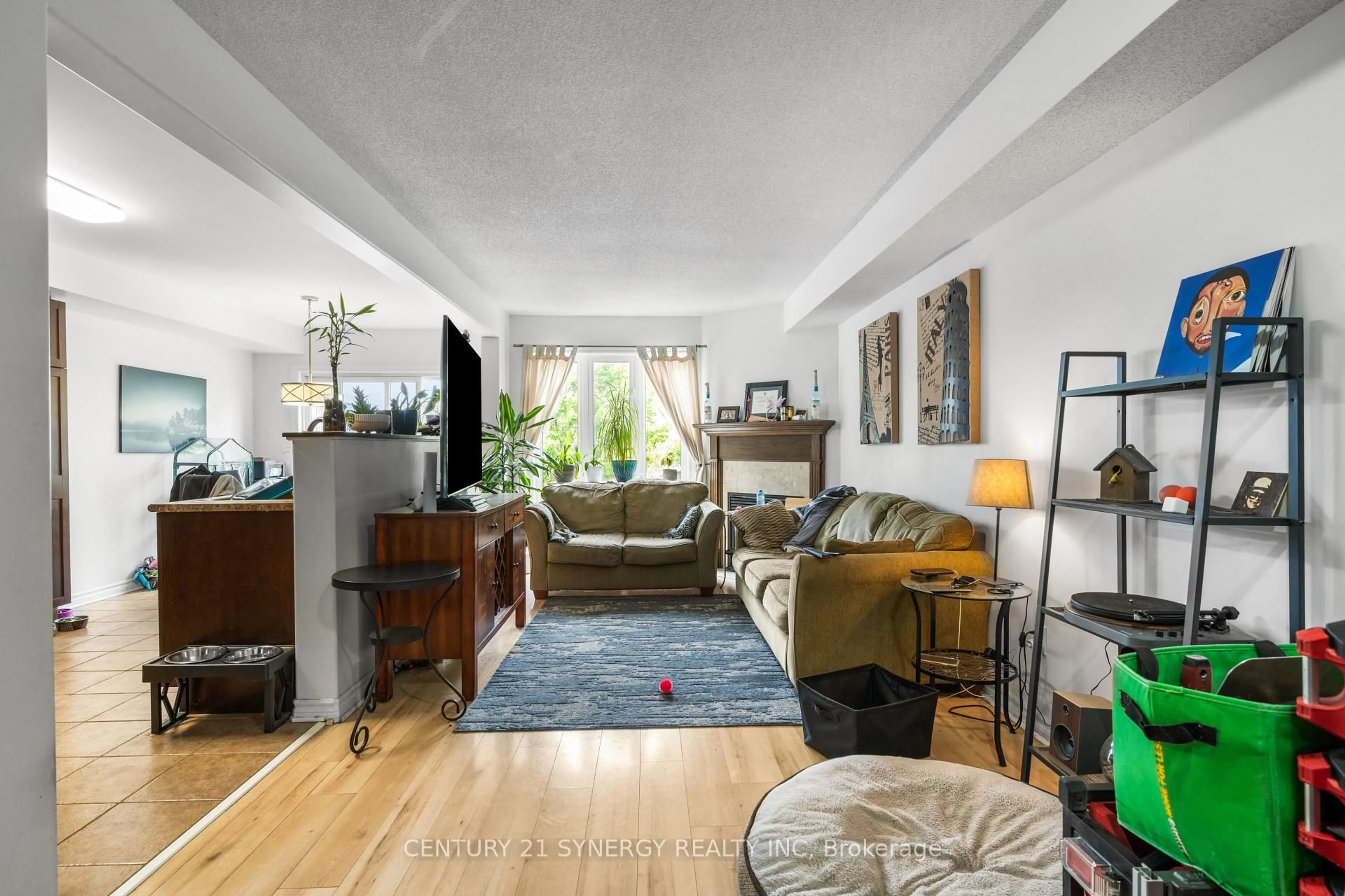Living room with furniture, unknown for 148 Talltree Cres, Ottawa Ontario K2S 0B1