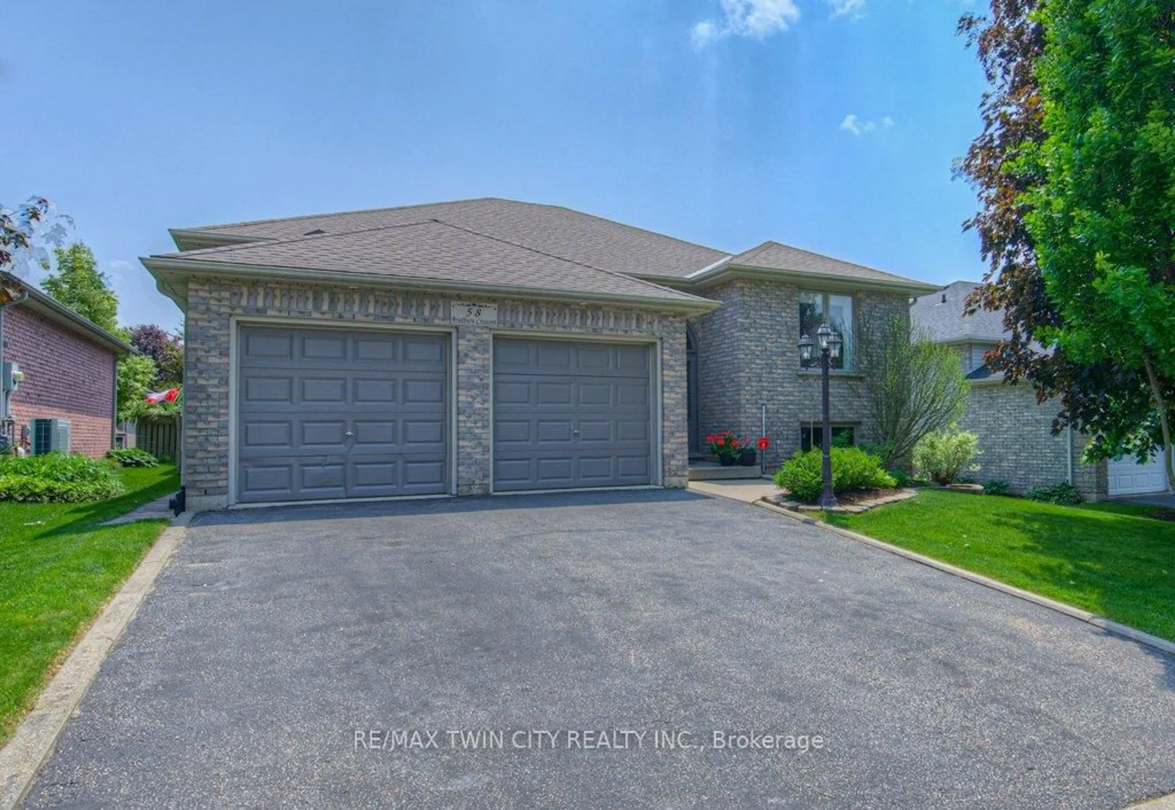 Home with brick exterior material, street for 58 Bradbury Cres, Brant Ontario N3L 4E2