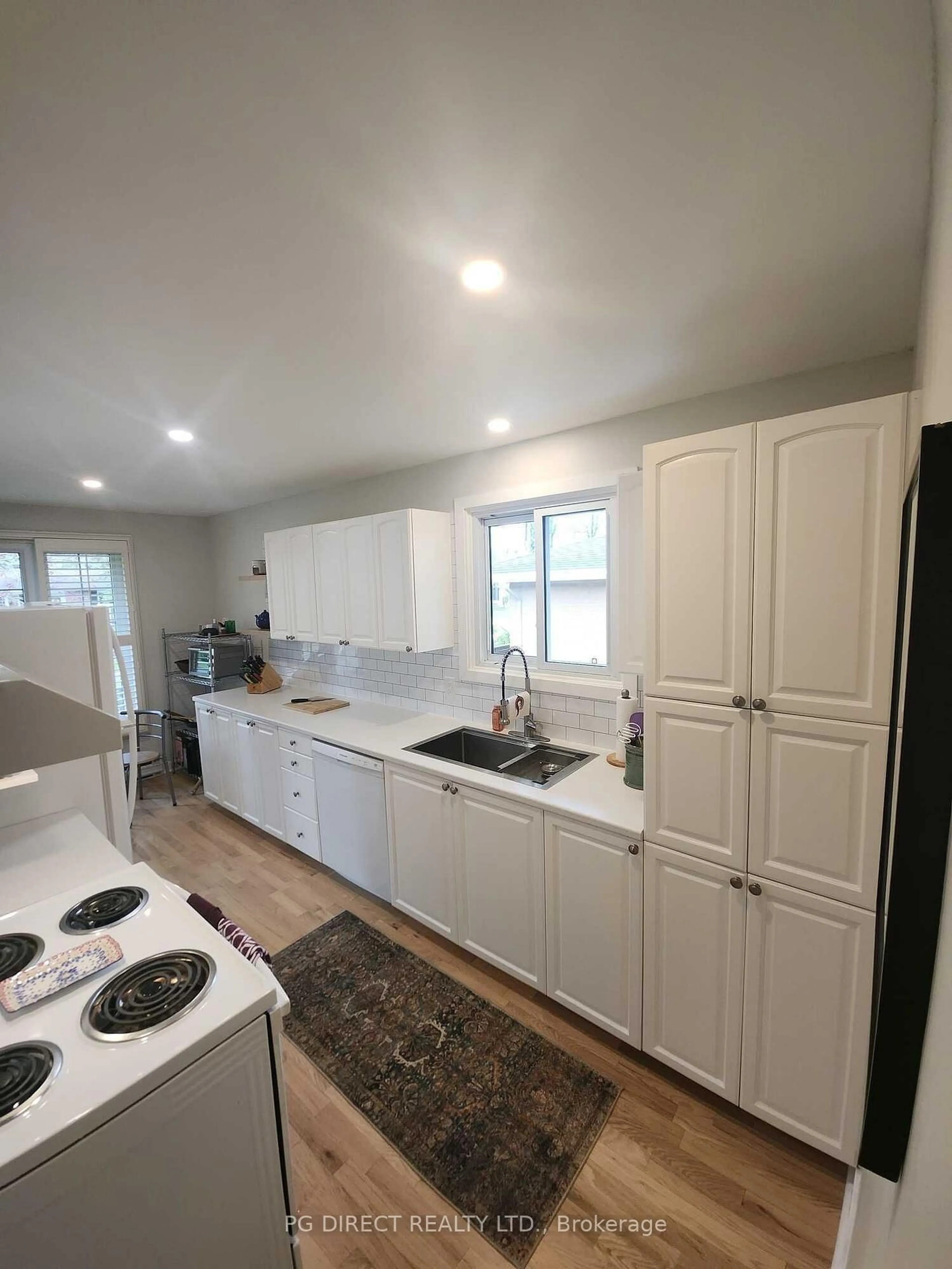 Open concept kitchen, ceramic/tile floor for 644 Dundas Cres, Cornwall Ontario K6H 6H8