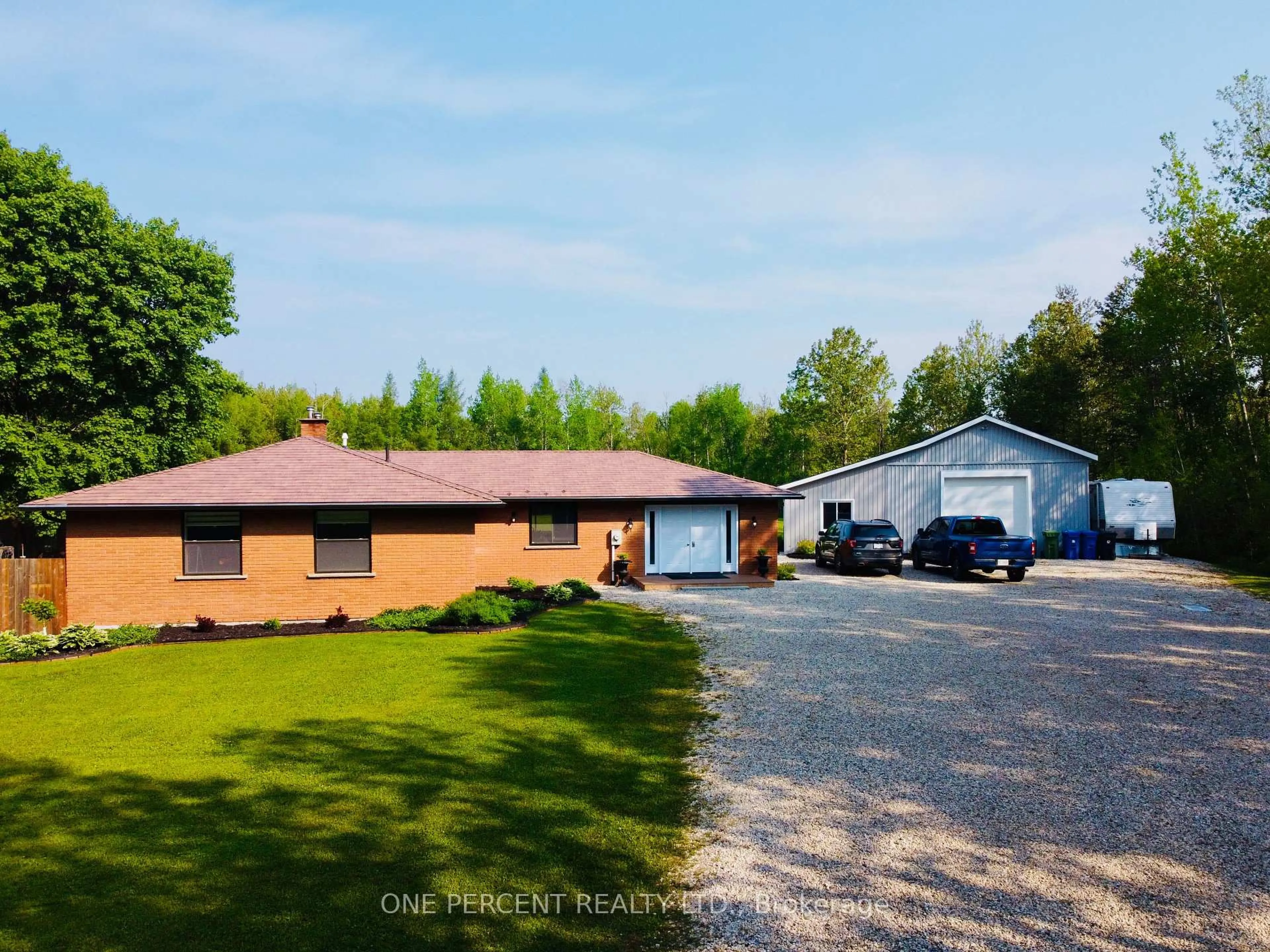 A pic from outside/outdoor area/front of a property/back of a property/a pic from drone, unknown for 145269 Southgate Rd 14, Southgate Ontario N0C 1B0