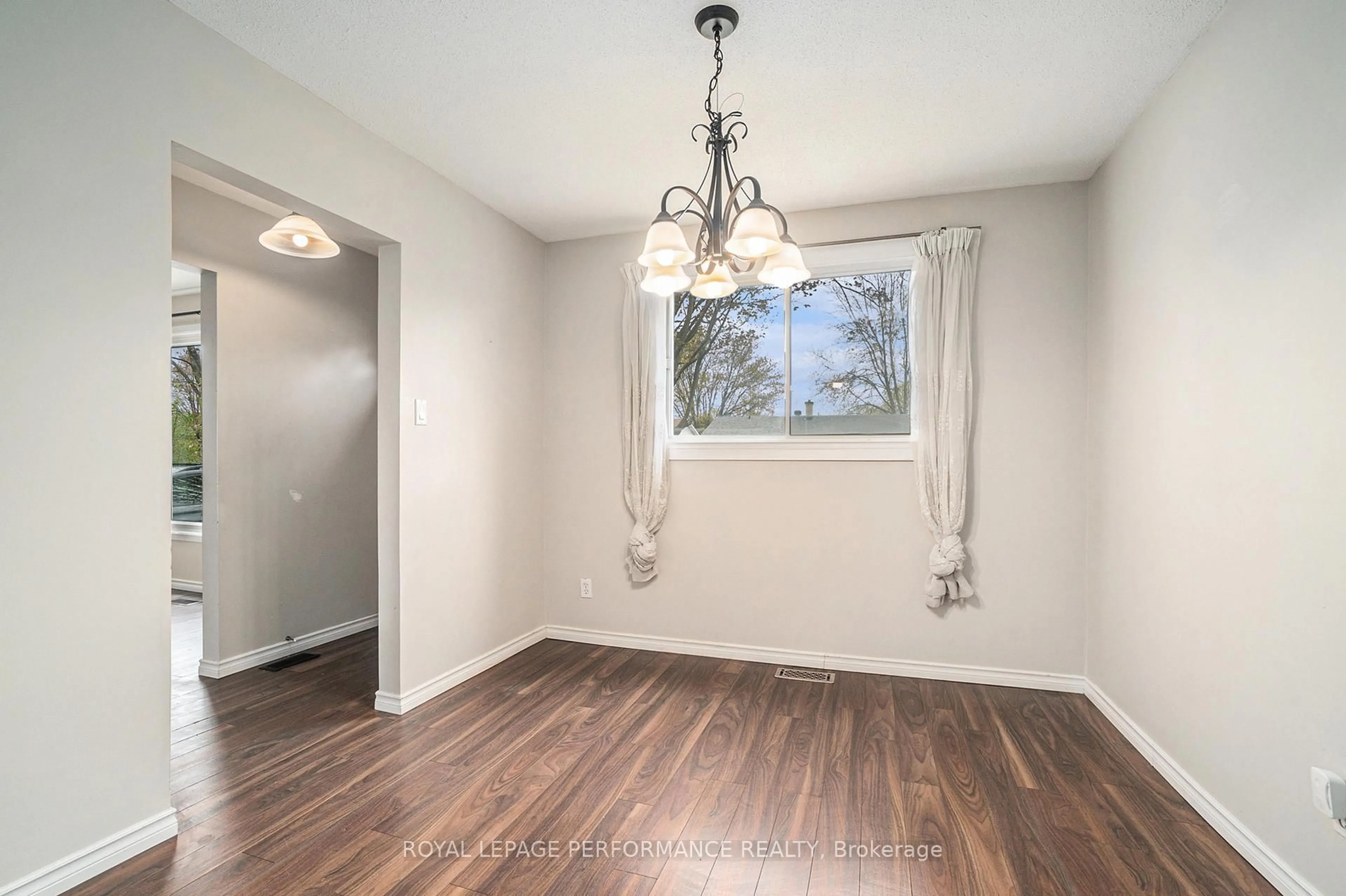 Unknown for 770 Eastvale Dr, Ottawa Ontario K1J 6Z6