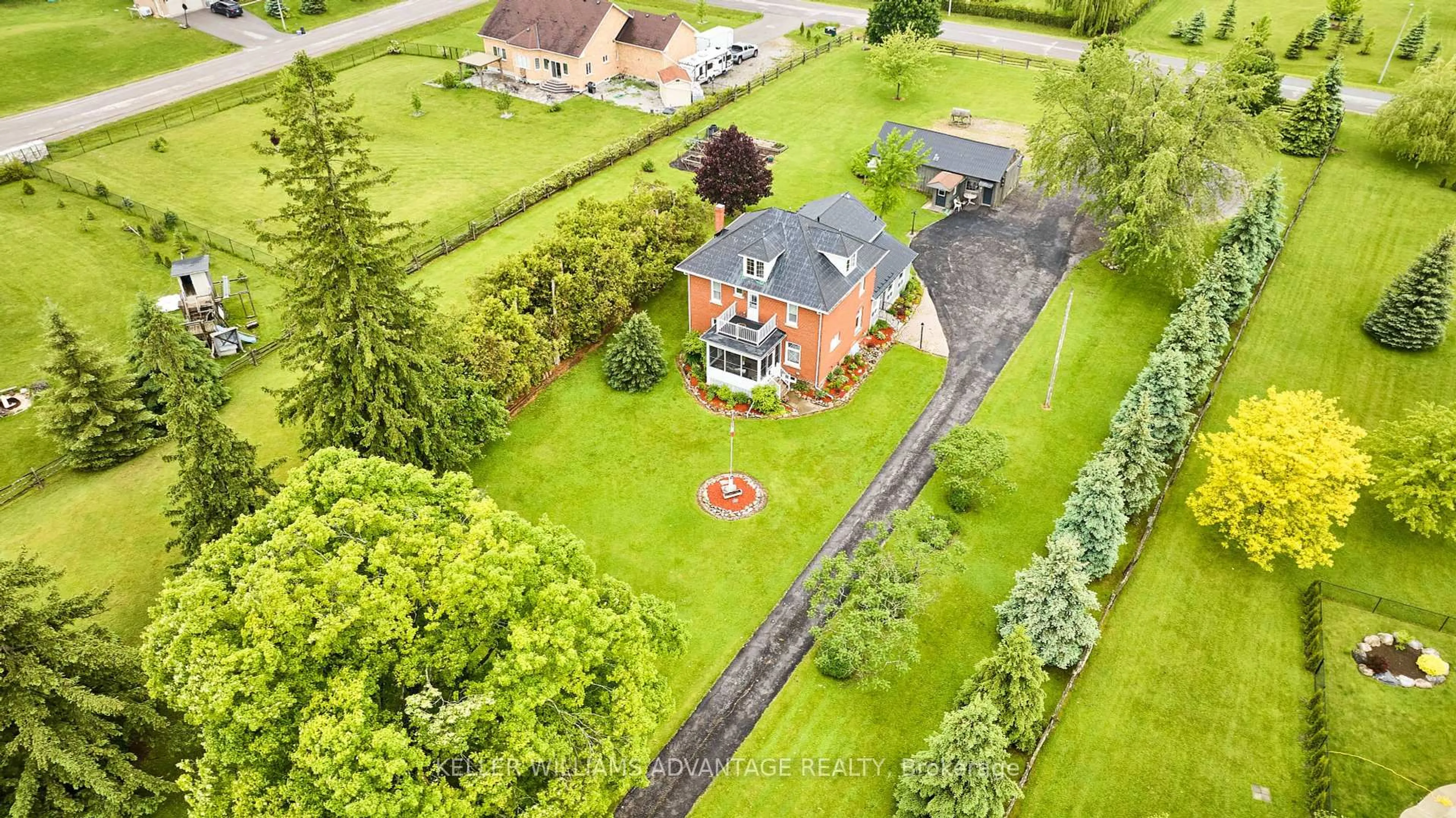 A pic from outside/outdoor area/front of a property/back of a property/a pic from drone, street for 267 Mcgill Dr, Kawartha Lakes Ontario K9V 4R4