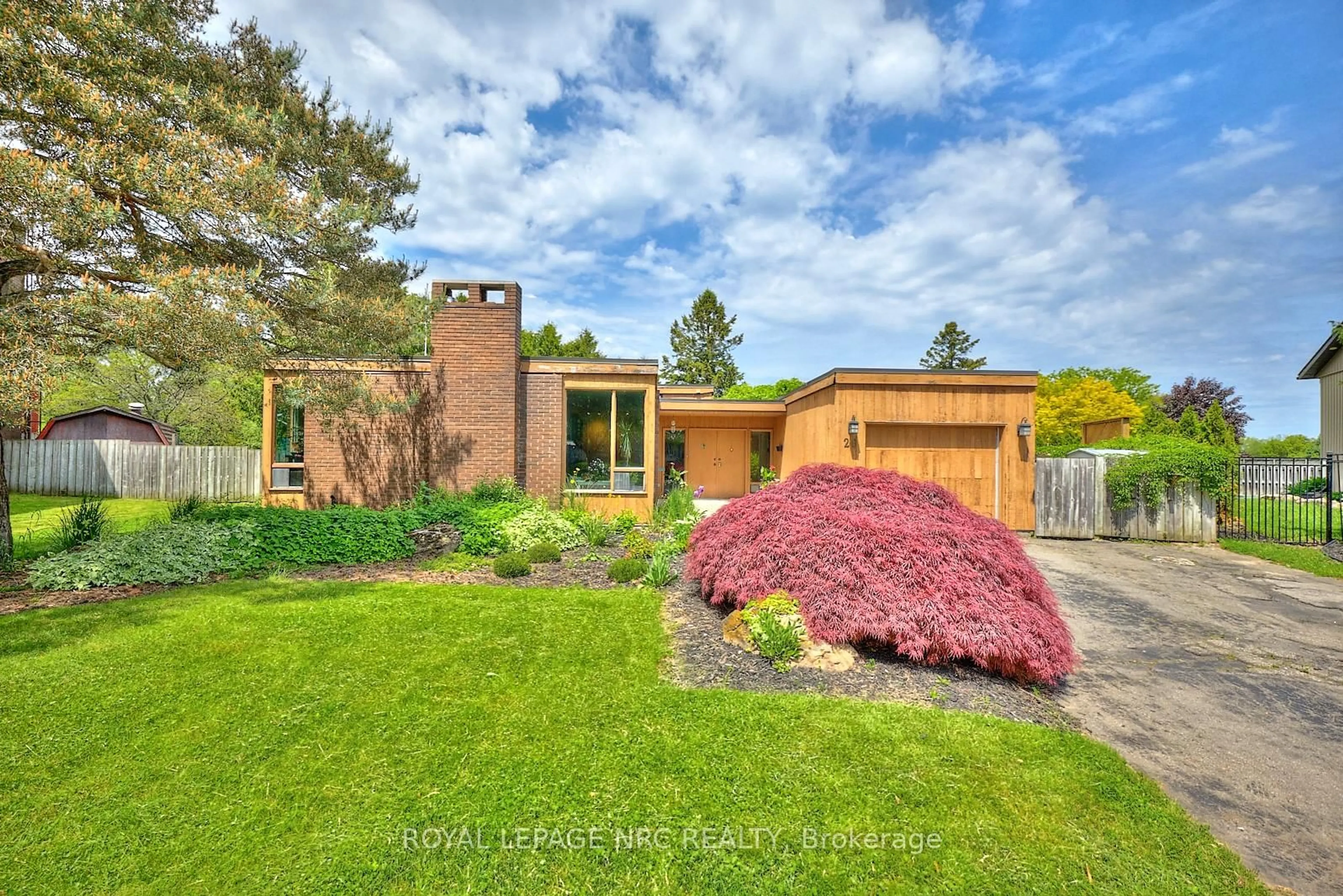 Home with brick exterior material, street for 20 The Cedars, St. Catharines Ontario L2M 6M8