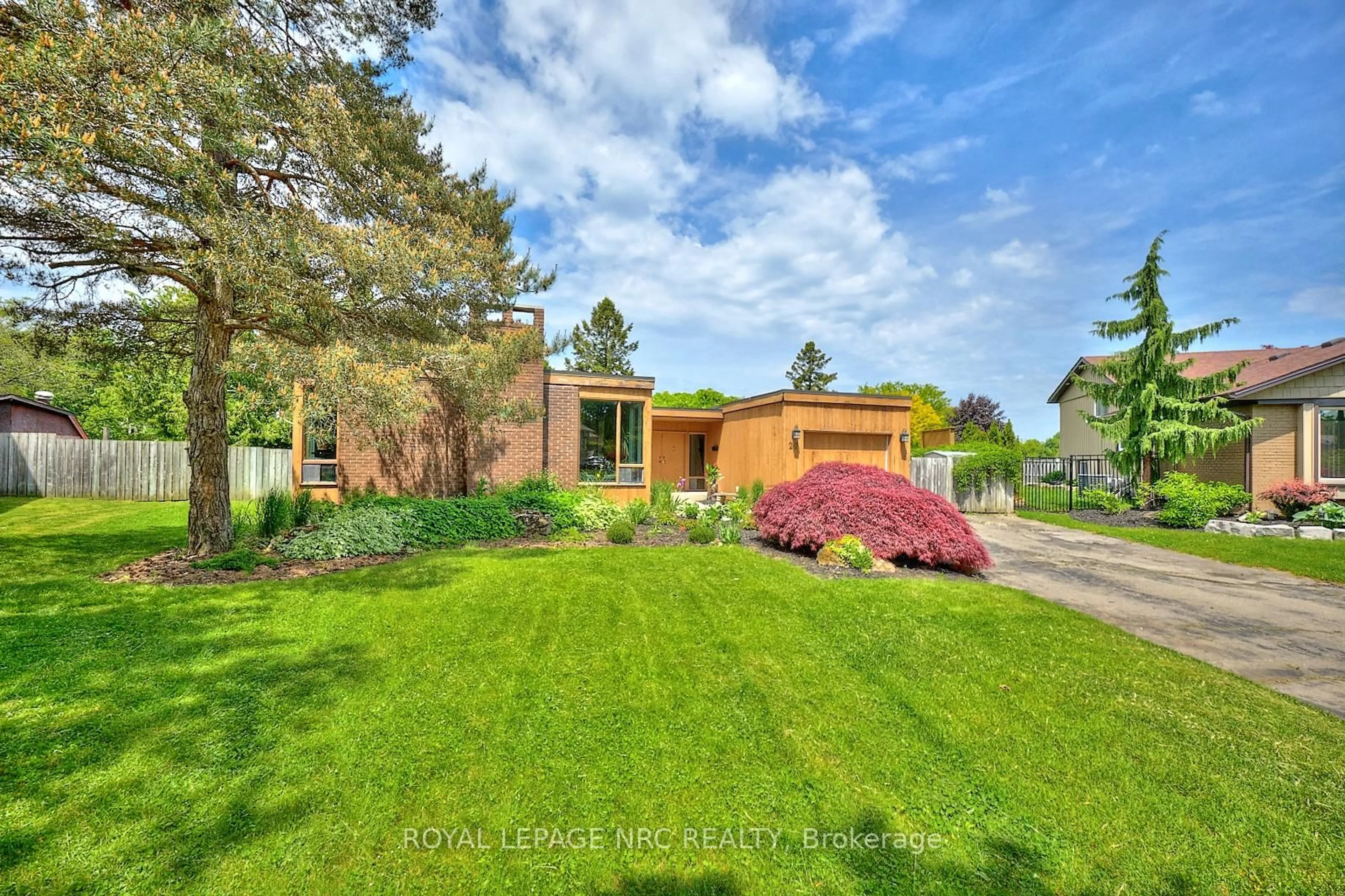 Home with brick exterior material, street for 20 The Cedars, St. Catharines Ontario L2M 6M8