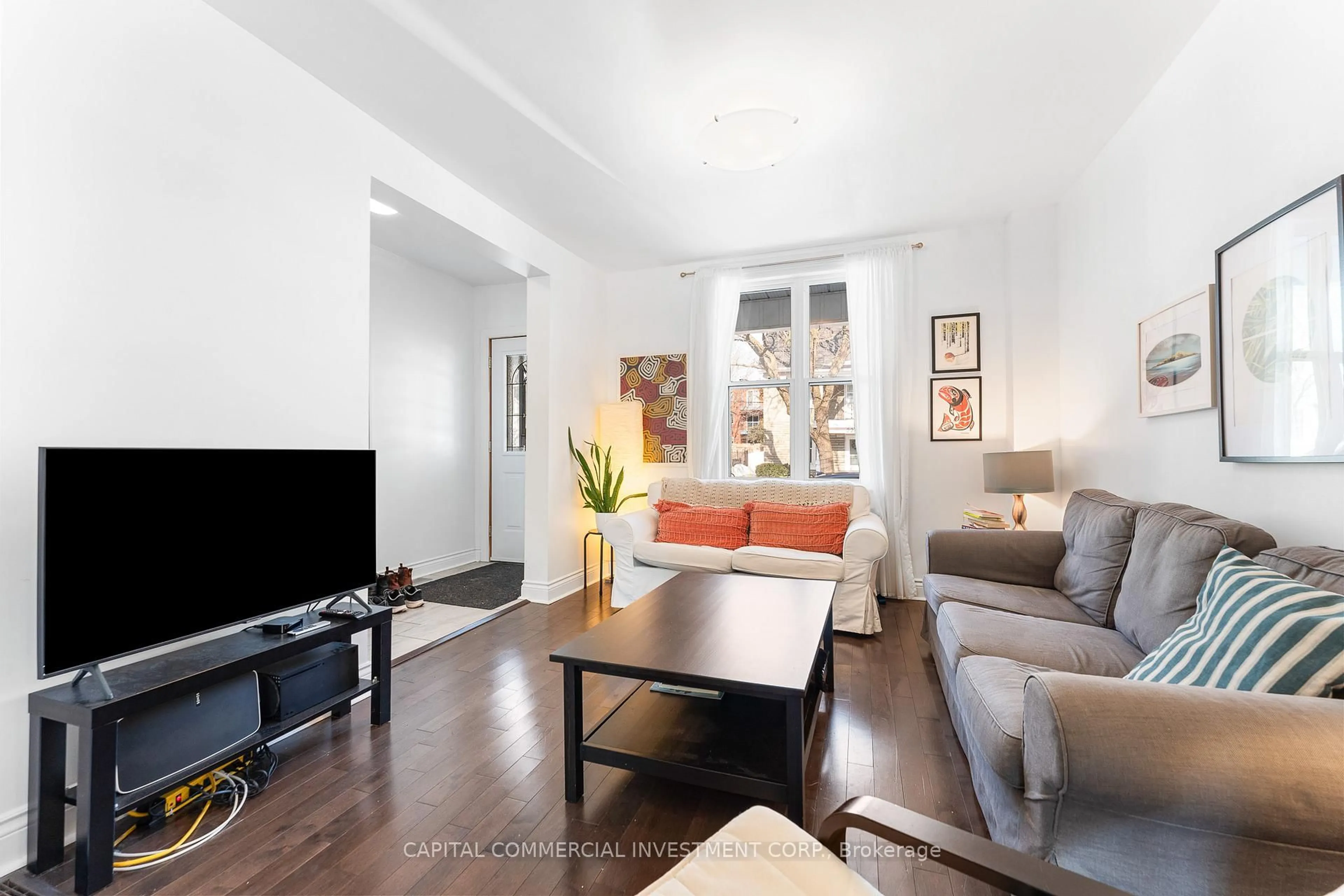 Living room with furniture, unknown for 226-228 ST ANDREW St, Ottawa Ontario K1N 5G6