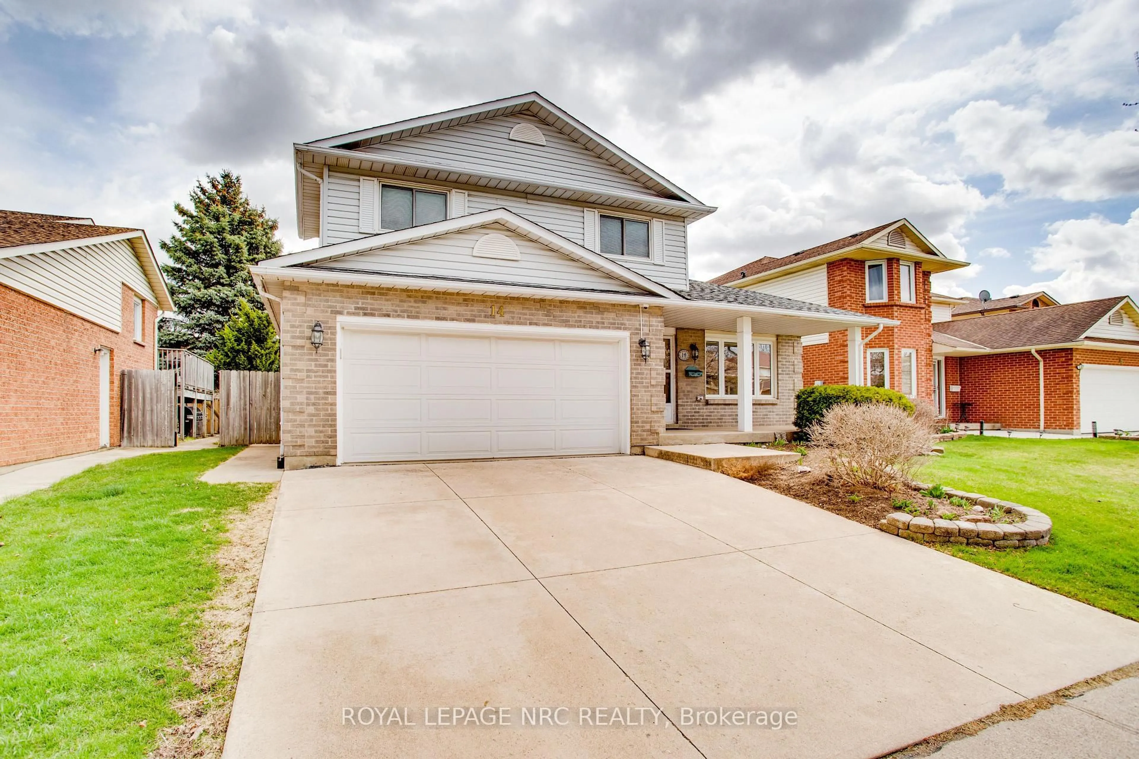 Home with brick exterior material, street for 14 Bascary Cres, St. Catharines Ontario L2S 3M7