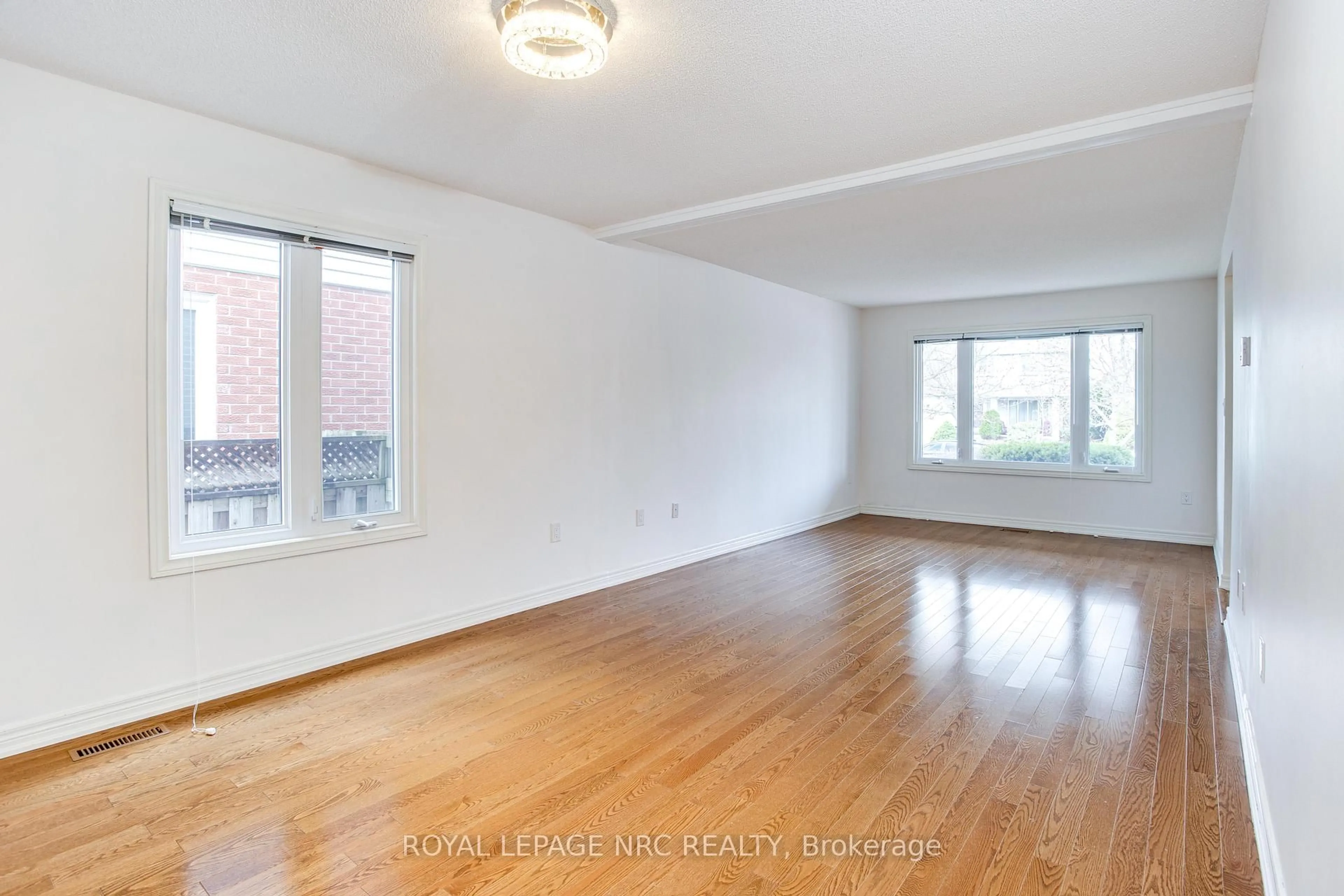 A pic of a room for 14 Bascary Cres, St. Catharines Ontario L2S 3M7