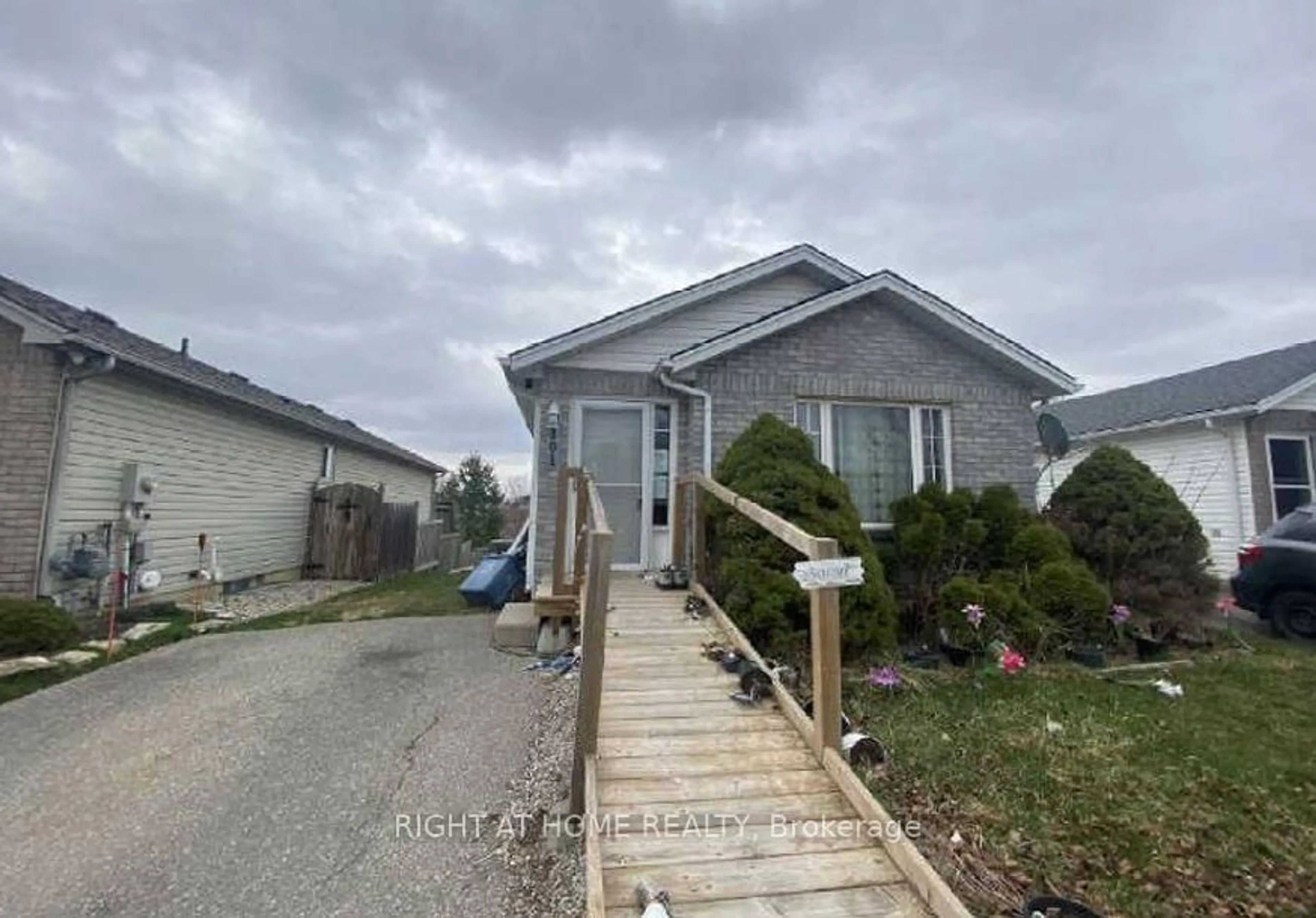 Unknown for 101 Anastasia Cres, Brantford Ontario N3P 2A8
