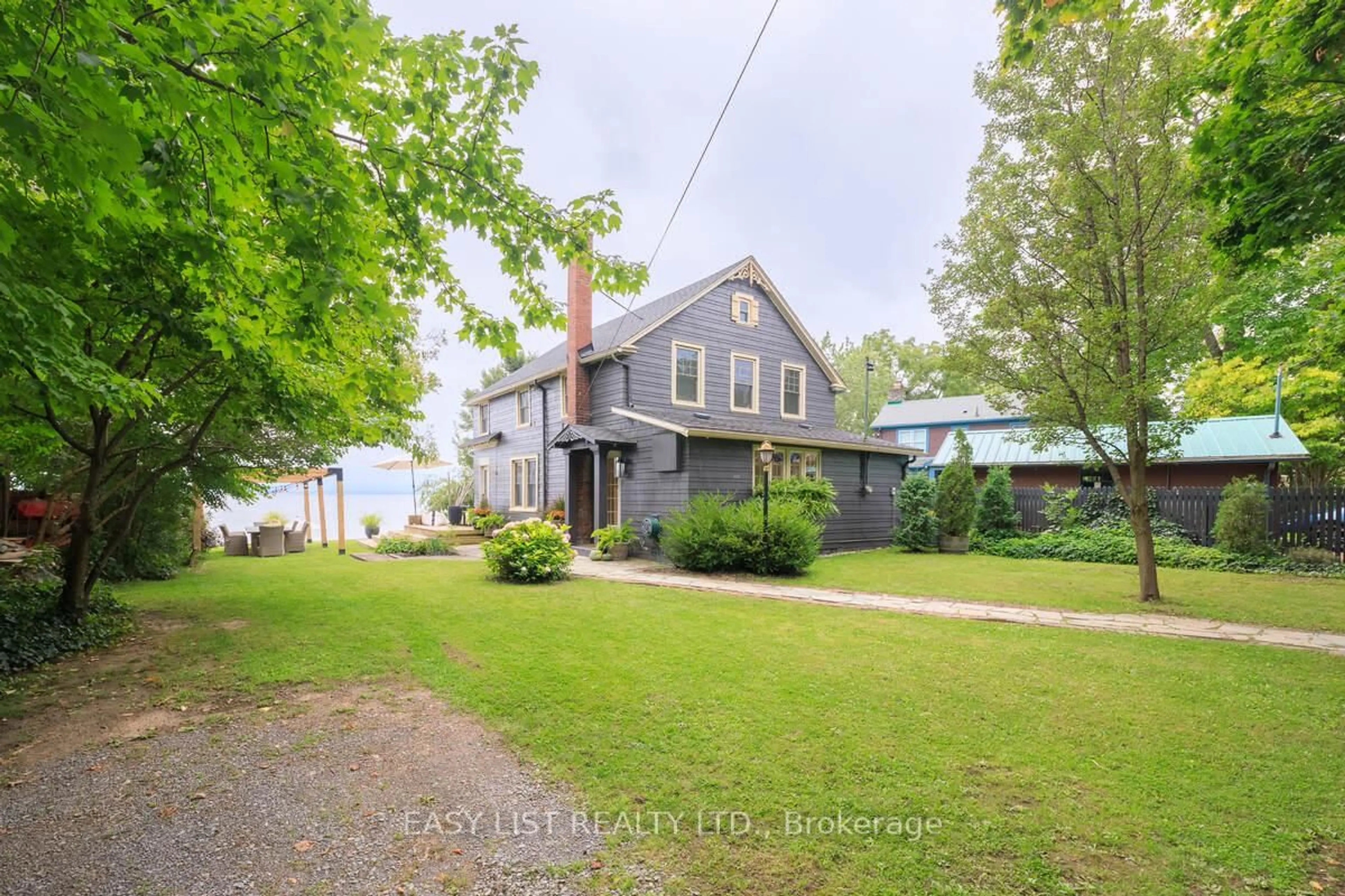 A pic from outside/outdoor area/front of a property/back of a property/a pic from drone, street for 3691 Crystal Beach Dr, Fort Erie Ontario L0S 1B0