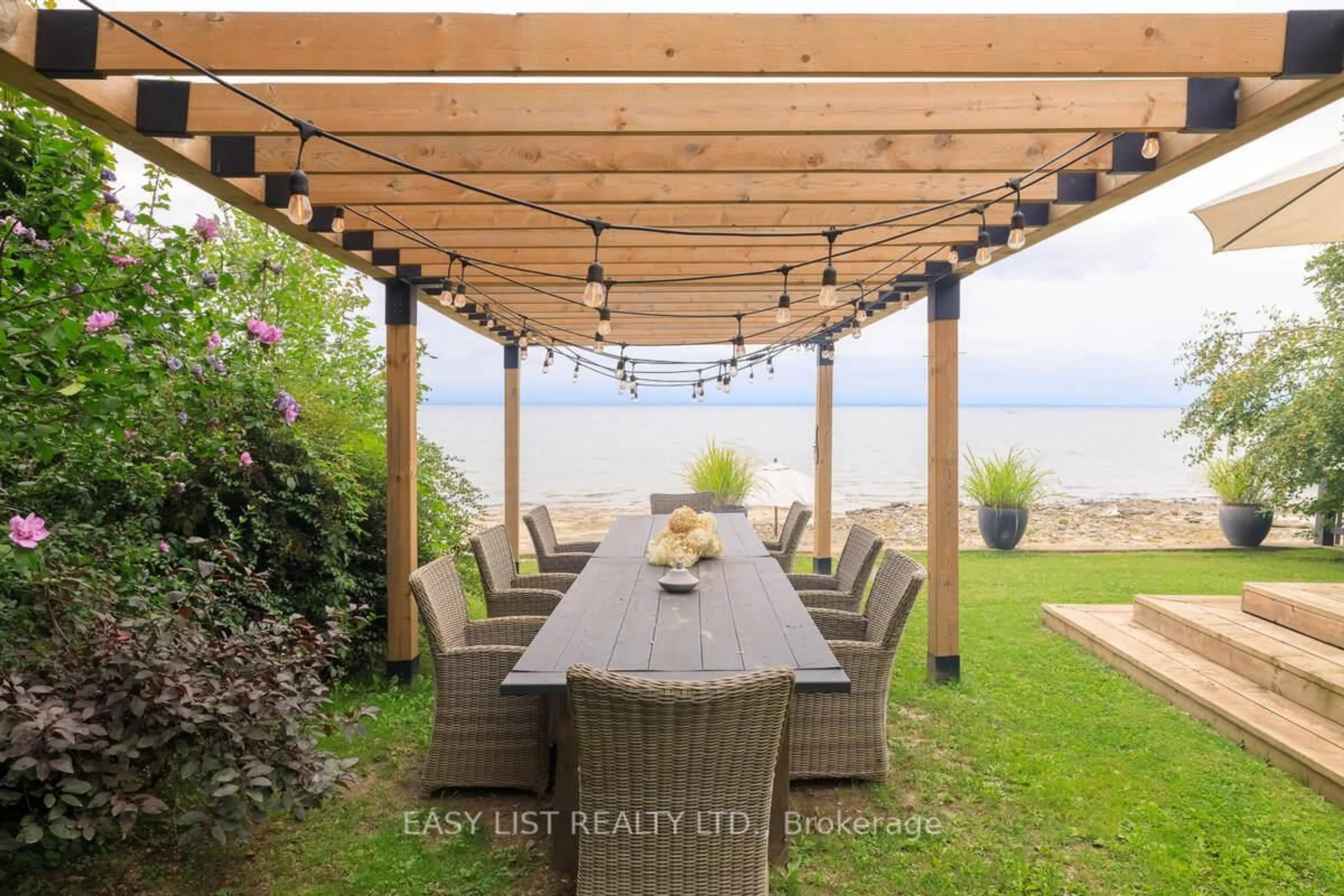 Patio, unknown for 3691 Crystal Beach Dr, Fort Erie Ontario L0S 1B0